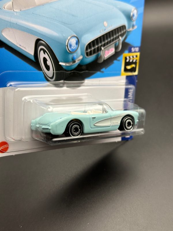 HOT WHEELS - 1956 CORVETTE BARBIE (2023) - HW SCREEN TIME 9/10
