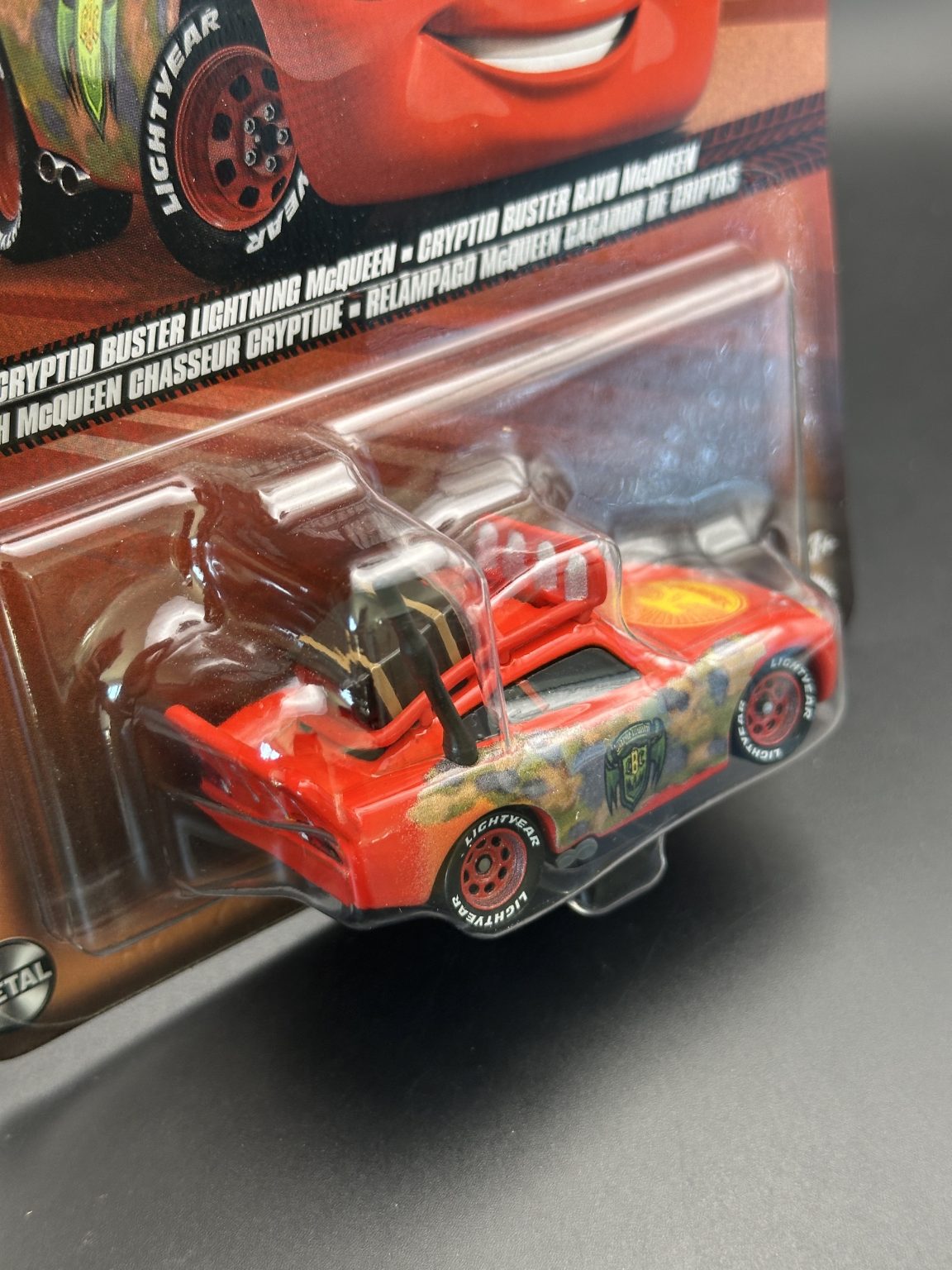 DISNEY PIXAR CARS - CRYPTID BUSTER LIGHTNING MCQUEEN - CARS - DIECAST