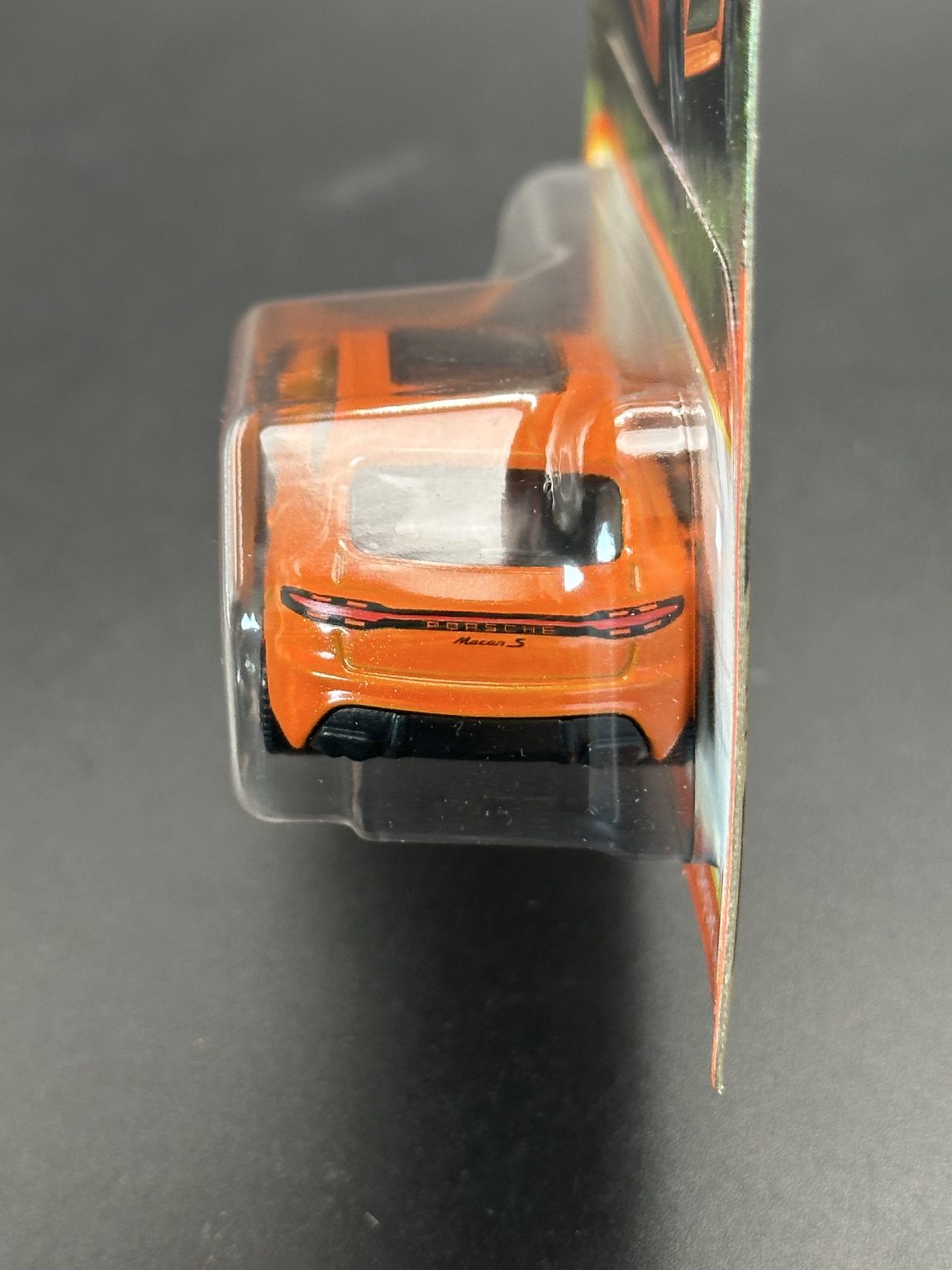 MATCHBOX - 2022 PORSCHE MACAN - 11/100 - DIECAST