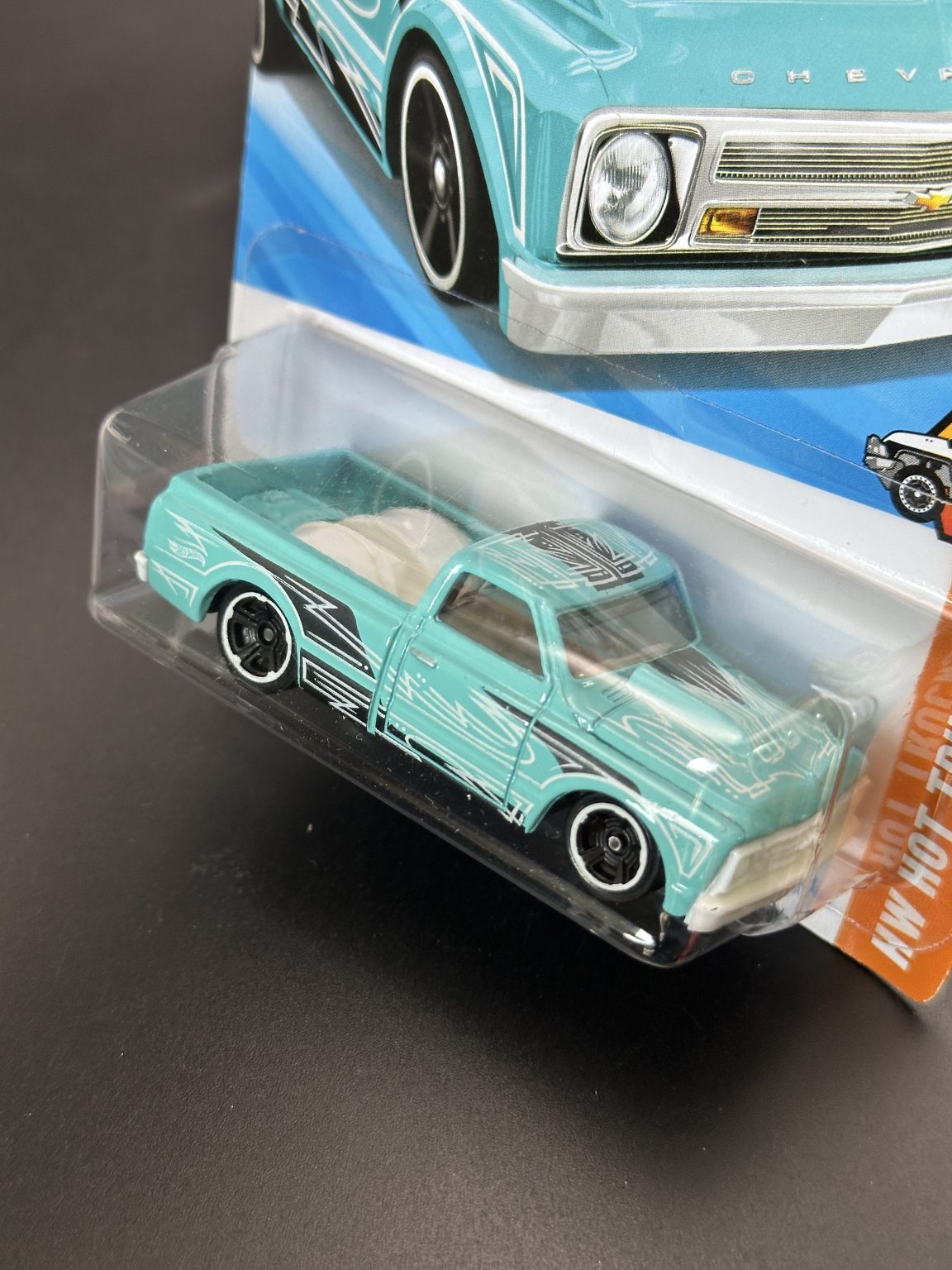 HOT WHEELS - 67 CHEVY C10 (2025) - HW HOT TRUCKS 2/10