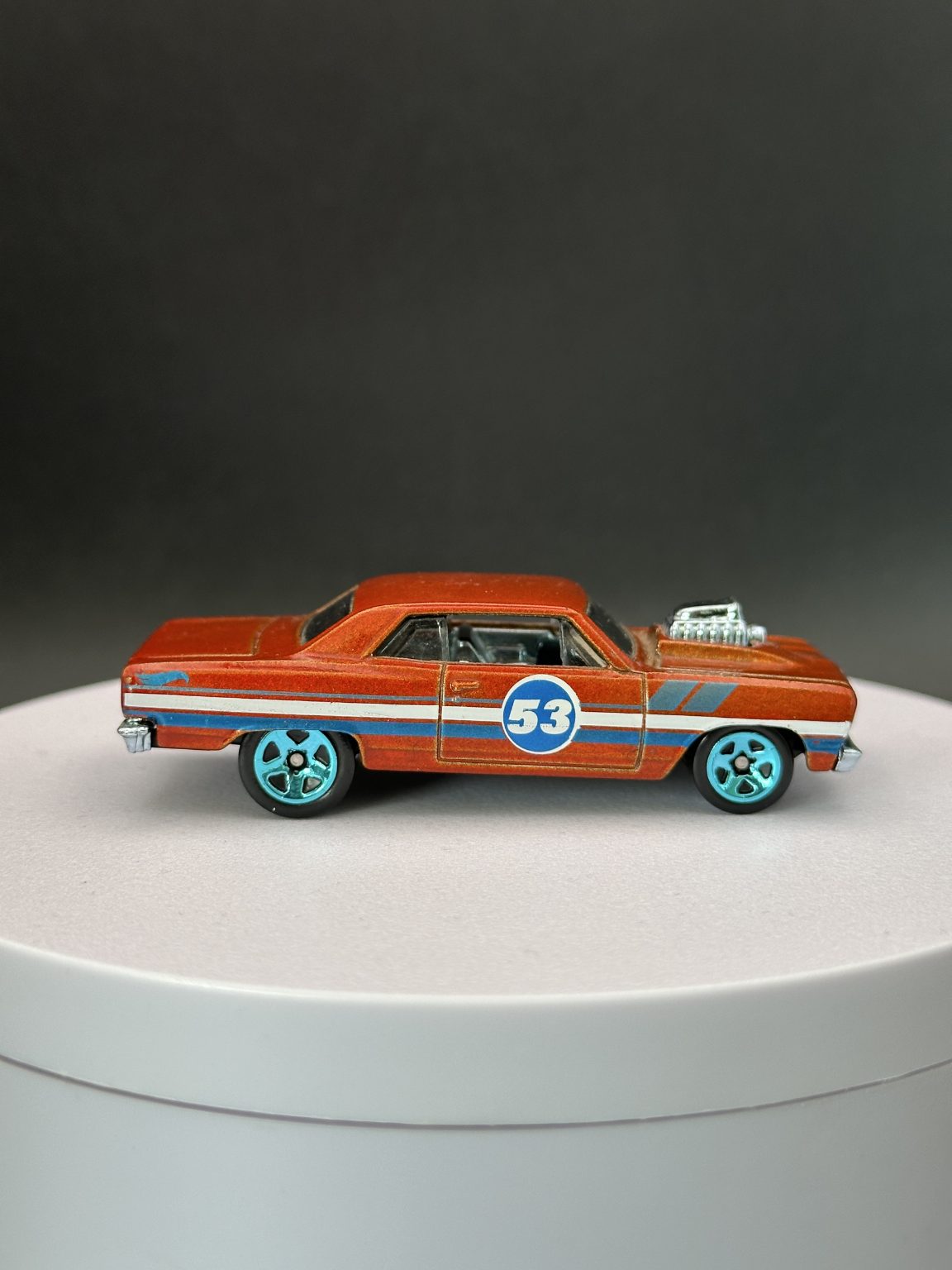 HOT WHEELS - 64 CHEVY CHEVELLE SS (2021) - HW ORANGE AND BLUE 1/5 - LOOSE