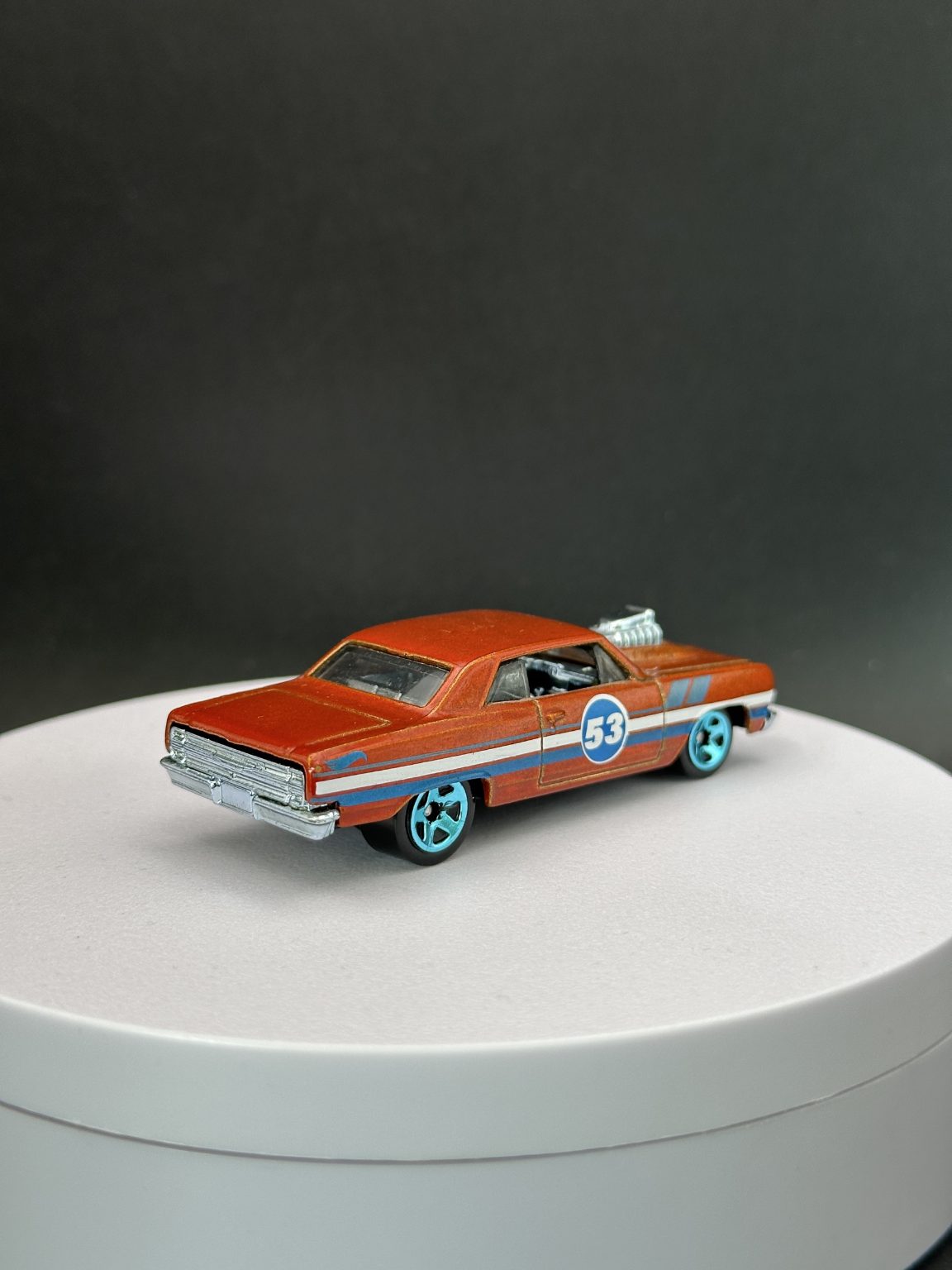 HOT WHEELS - 64 CHEVY CHEVELLE SS (2021) - HW ORANGE AND BLUE 1/5 - LOOSE