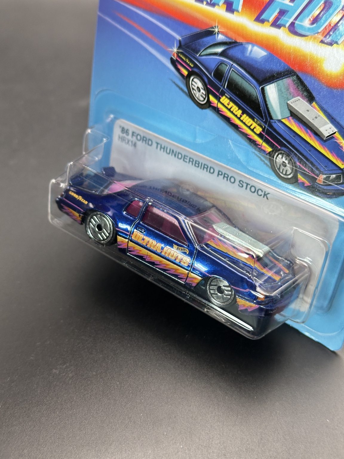 HOT WHEELS - 86 FORD THUNDERBIRD PRO STOCK (2024) - ULTRA HOTS 7/8