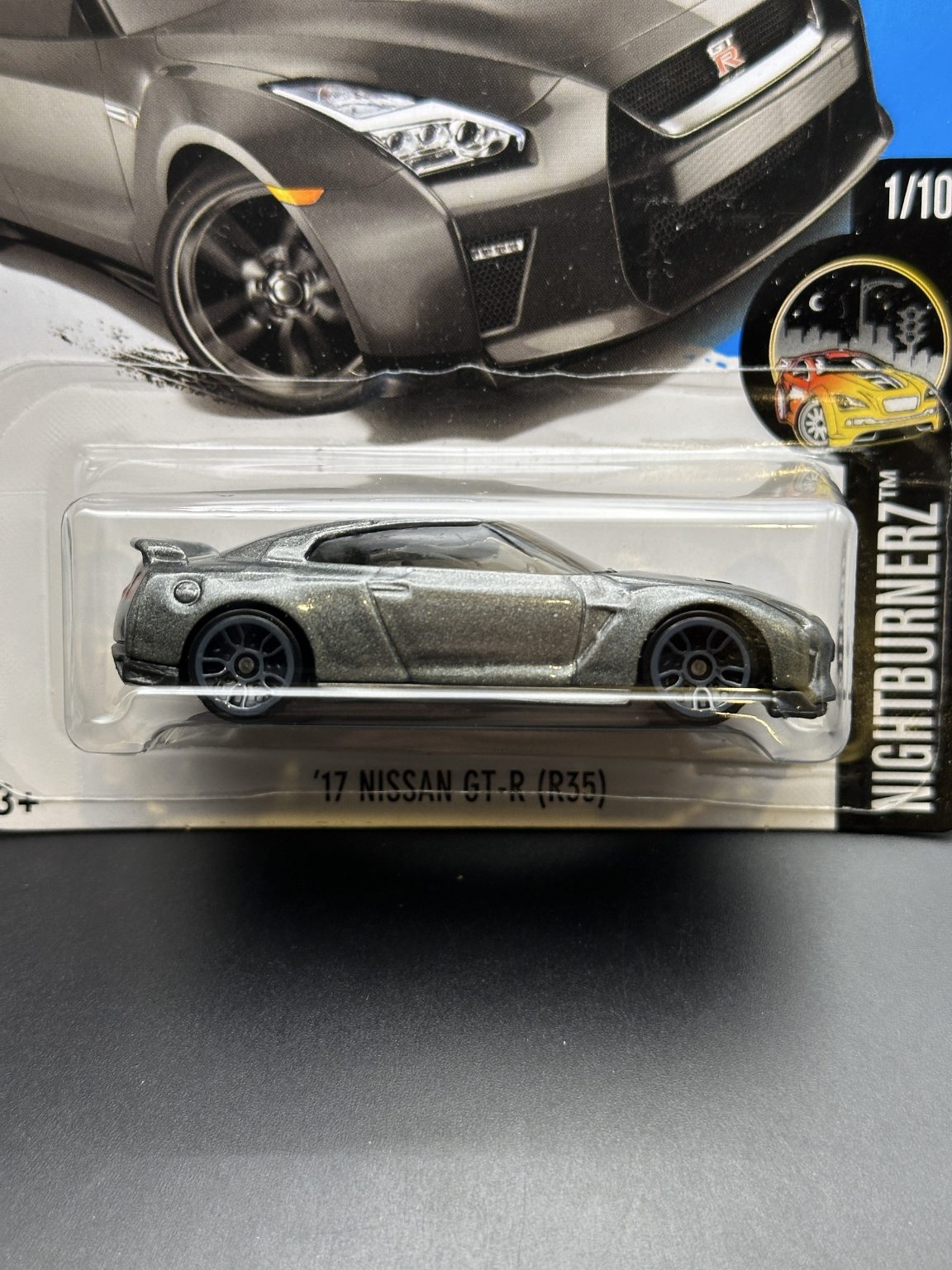 HOT WHEELS - 17 NISSAN GTR R35 (2017) - HW NIGHTBURNERZ 1/10