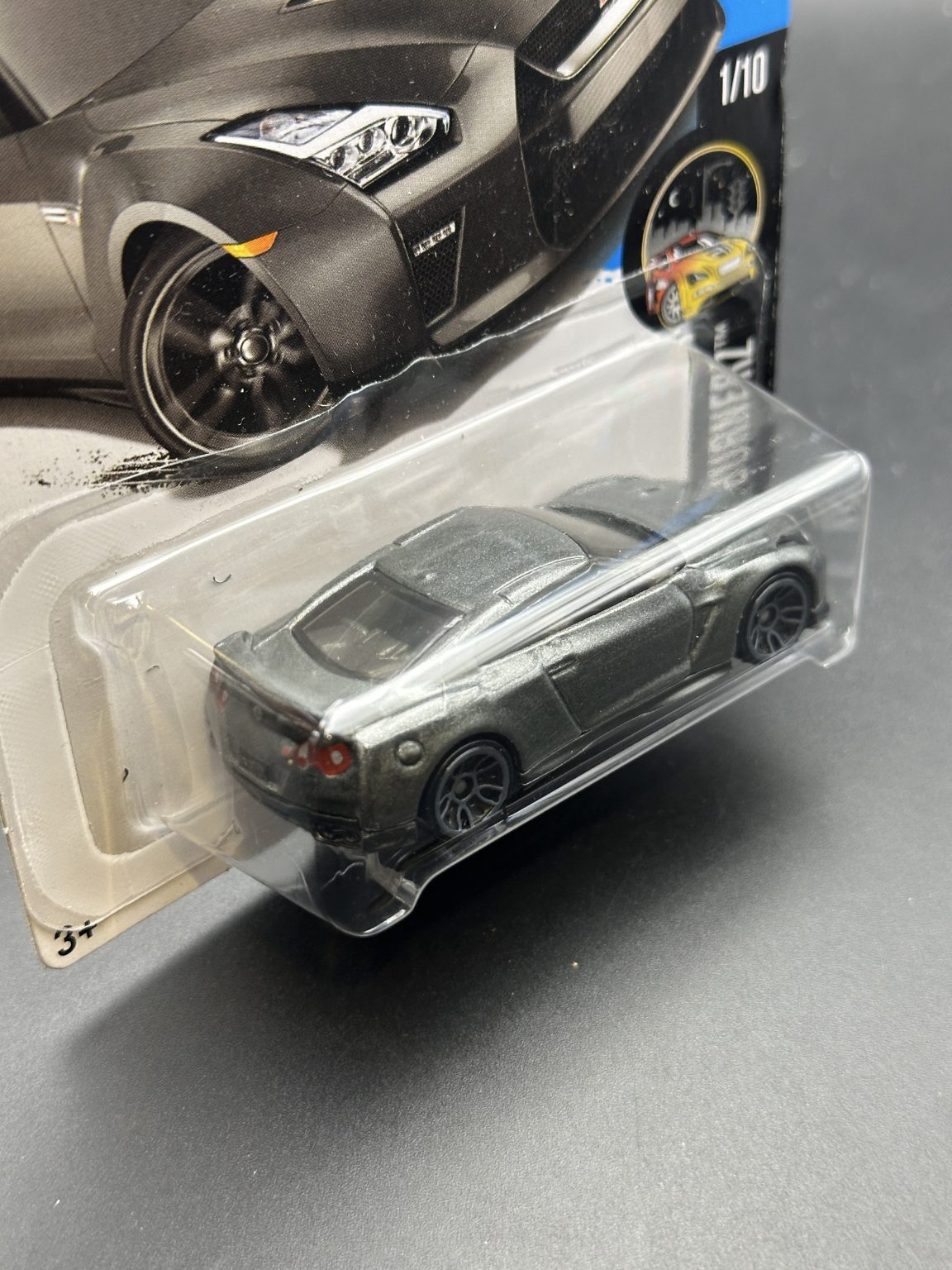 HOT WHEELS - 17 NISSAN GTR R35 (2017) - HW NIGHTBURNERZ 1/10