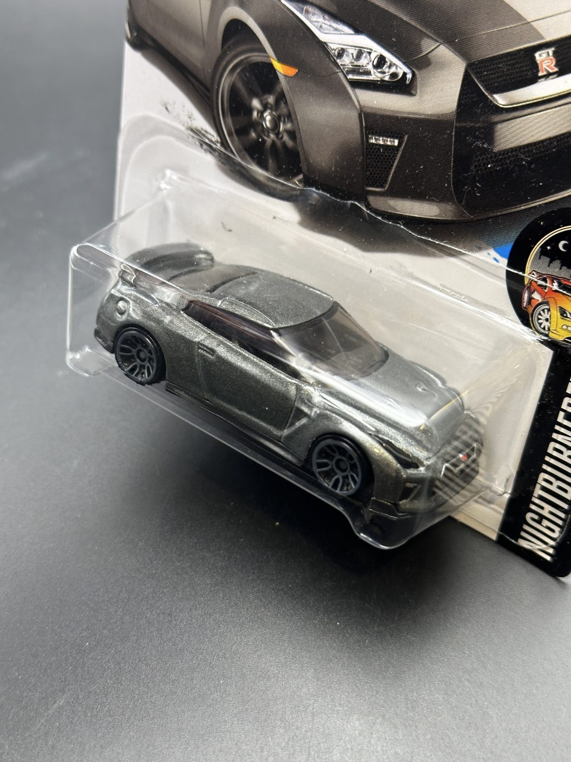 HOT WHEELS - 17 NISSAN GTR R35 (2017) - HW NIGHTBURNERZ 1/10