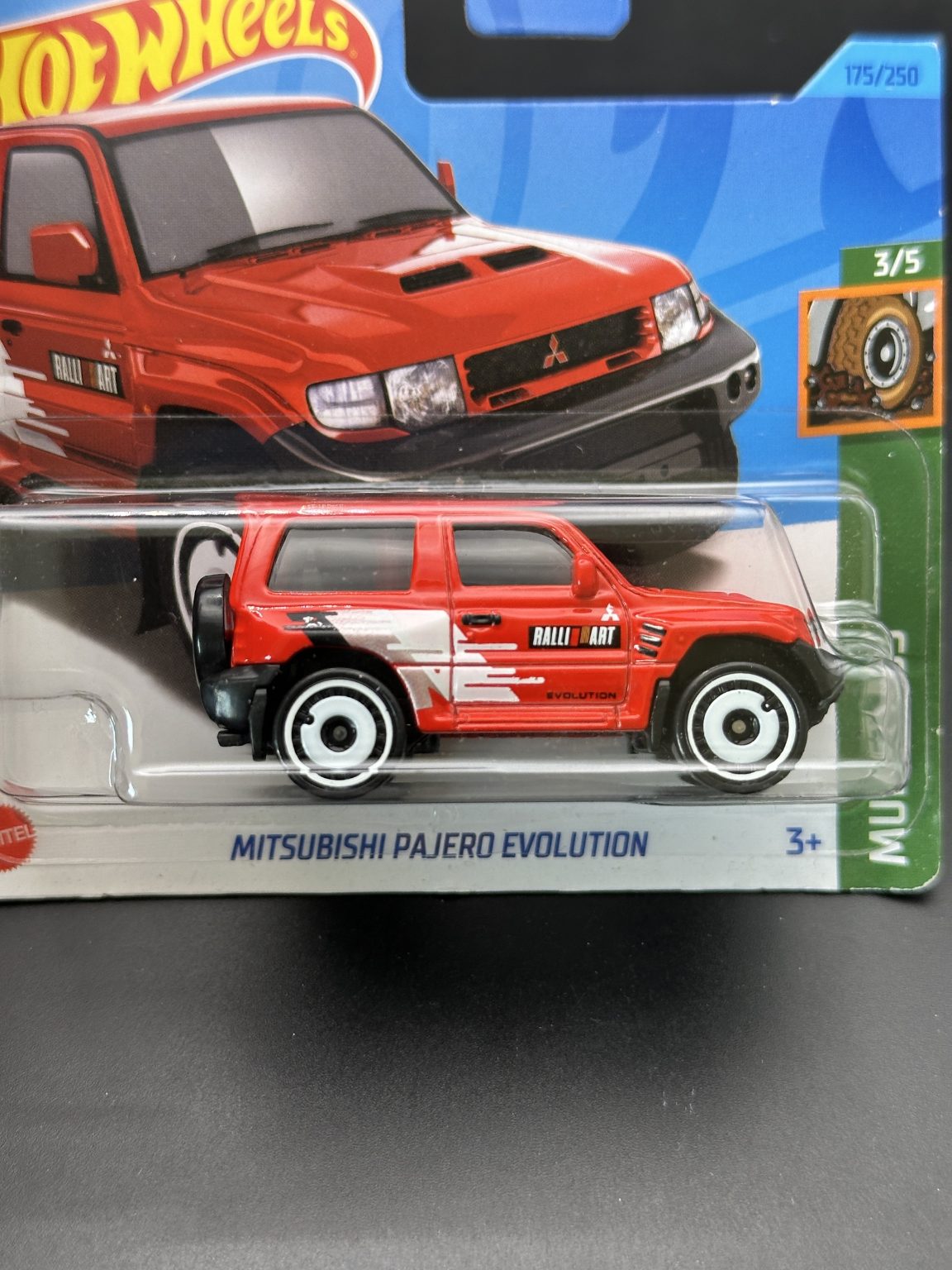 HOT WHEELS - MITSUBISHI PAJERO EVOLUTION (2023) - MUD STUDS 3/5