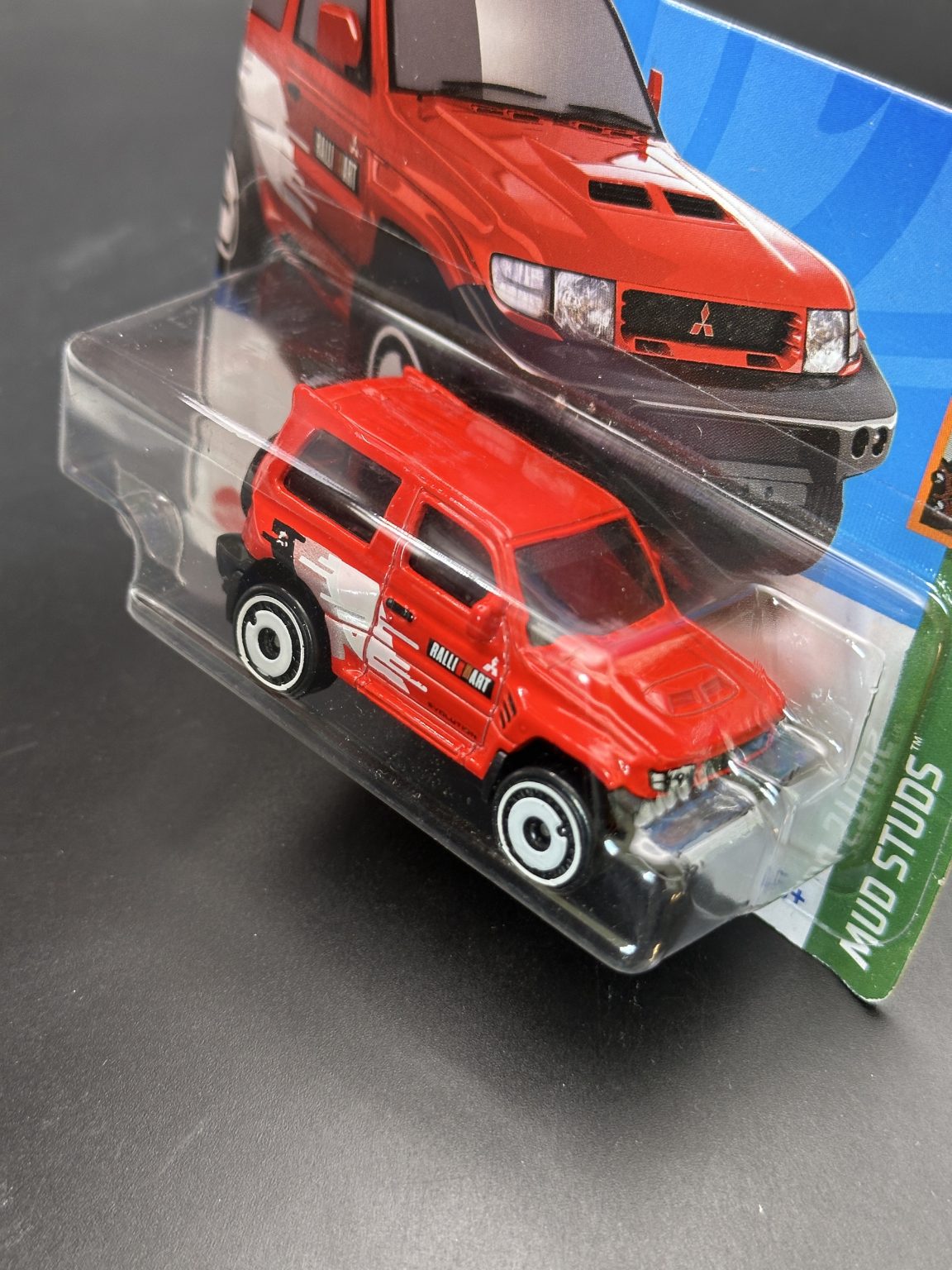 HOT WHEELS - MITSUBISHI PAJERO EVOLUTION (2023) - MUD STUDS 3/5