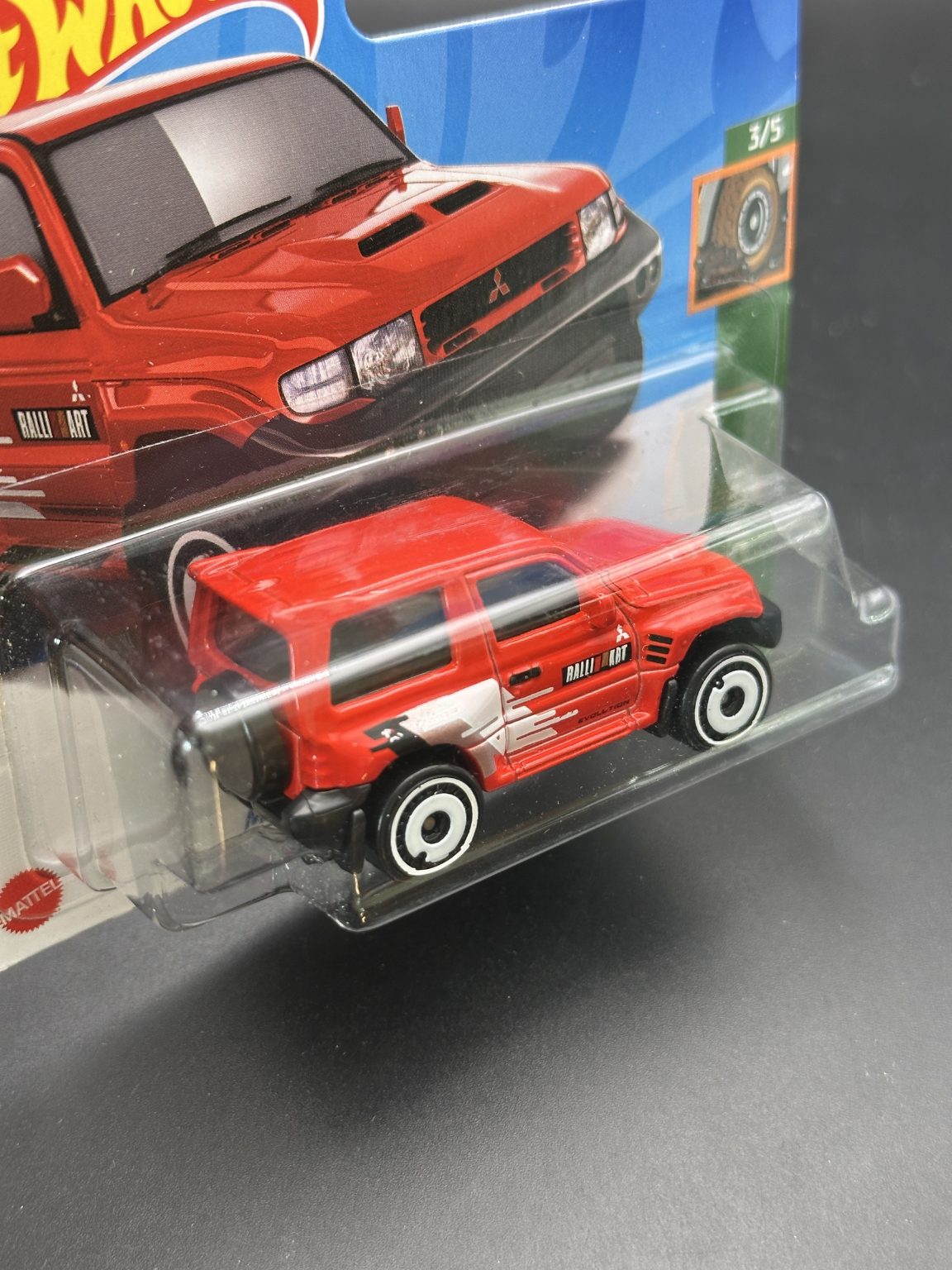 HOT WHEELS - MITSUBISHI PAJERO EVOLUTION (2023) - MUD STUDS 3/5