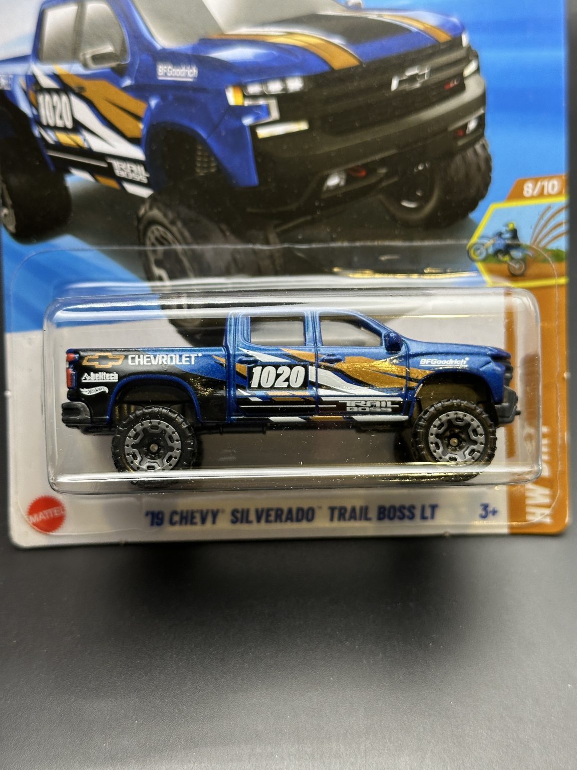 HOT WHEELS - 19 CHEVY SILVERADO TRAIL BOSS LT (2025) - HW DIRT 8/10