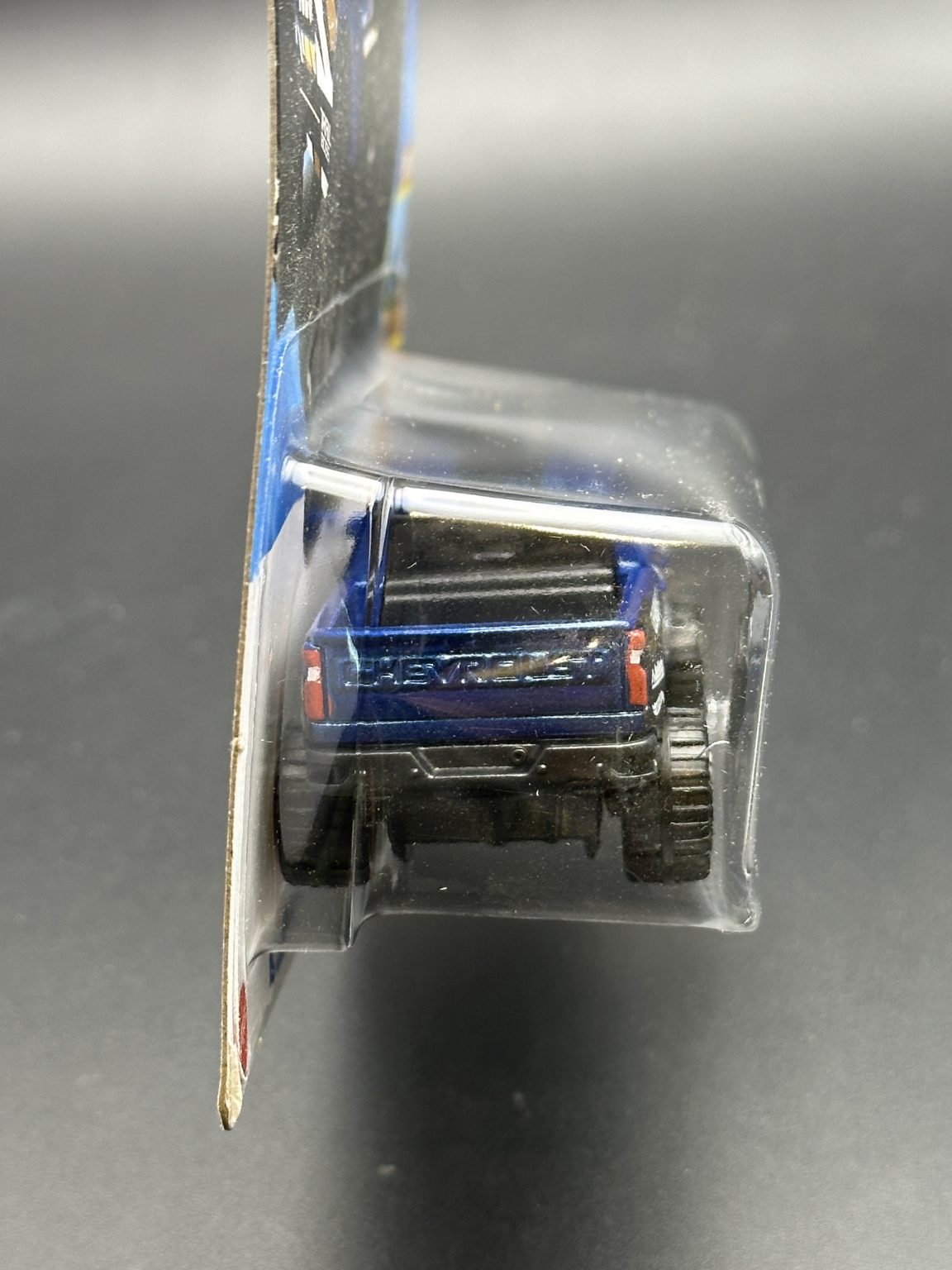 HOT WHEELS - 19 CHEVY SILVERADO TRAIL BOSS LT (2025) - HW DIRT 8/10