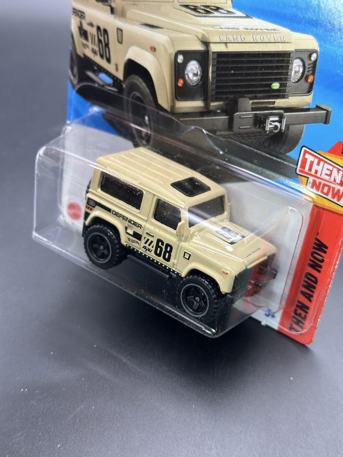 HOT WHEELS - LAND ROVER DEFENDER 90 (2025) - HW THEN AND NOW 5/10