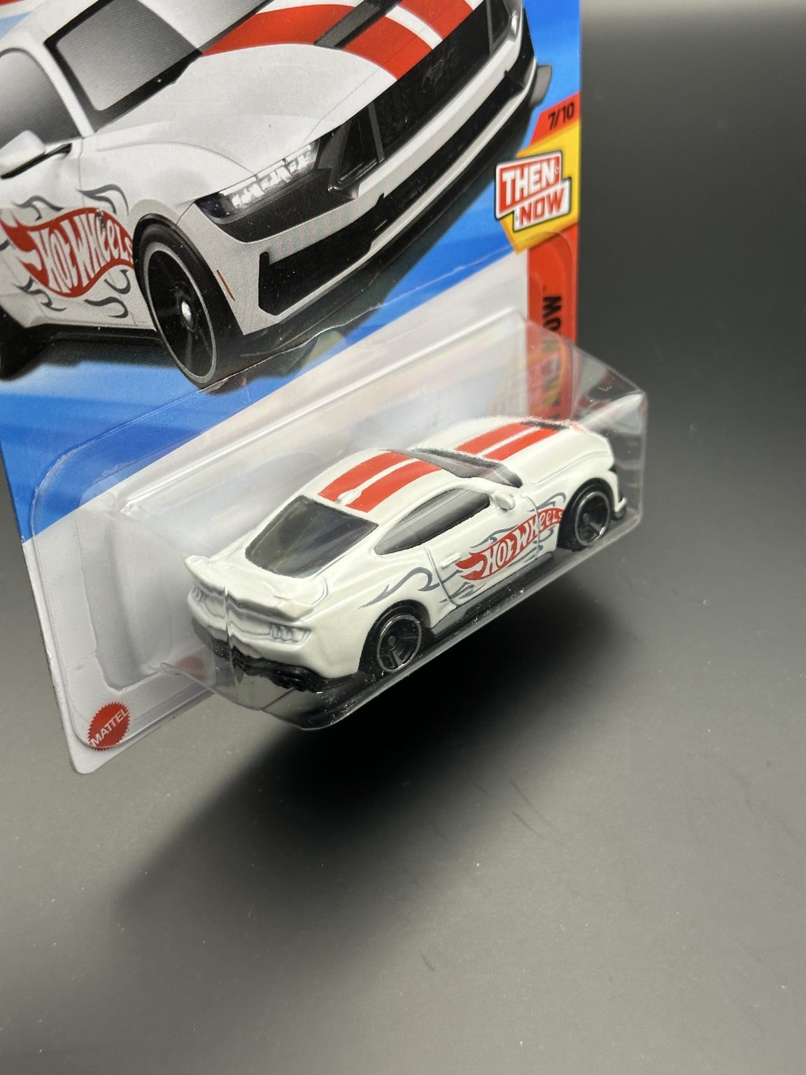 HOT WHEELS - FORD MUSTANG DARK HORSE (2025) - HW THEN AND NOW 7/10