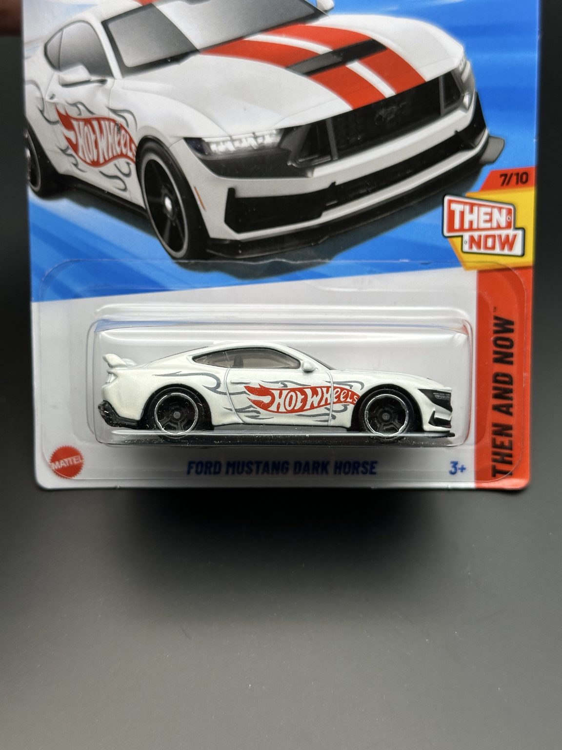 HOT WHEELS - FORD MUSTANG DARK HORSE (2025) - HW THEN AND NOW 7/10