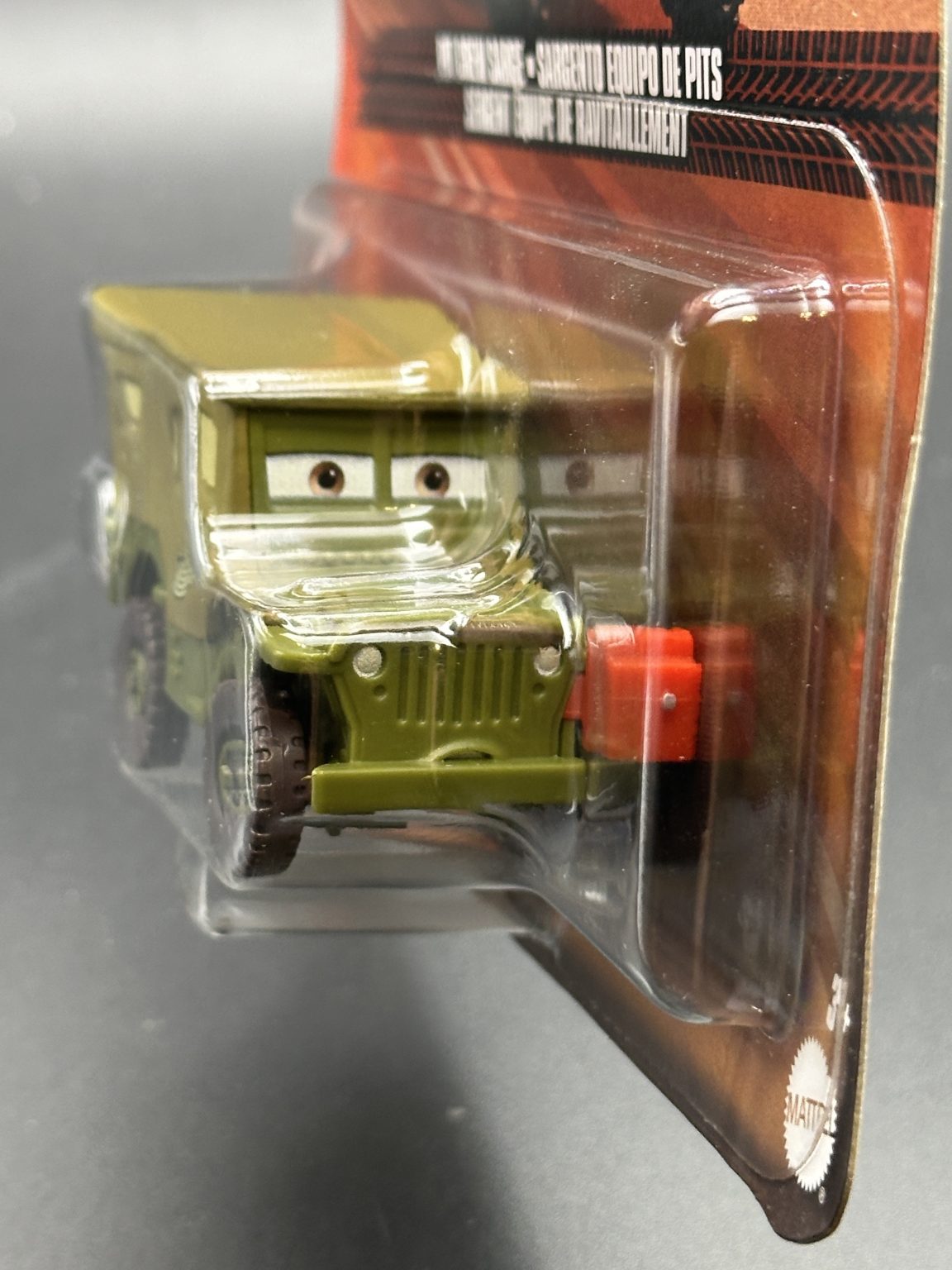 DISNEY PIXAR CARS - PIT CREW SARGE - CARS - DIECAST