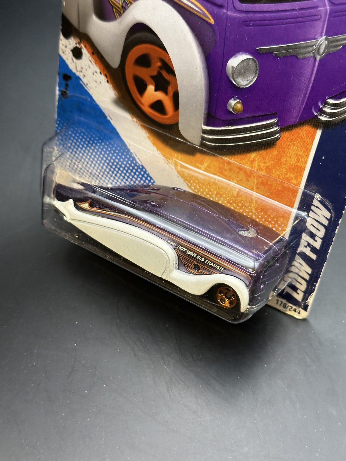 HOT WHEELS - LOW FLOW (2011) - HW CITY WORKS 6/10