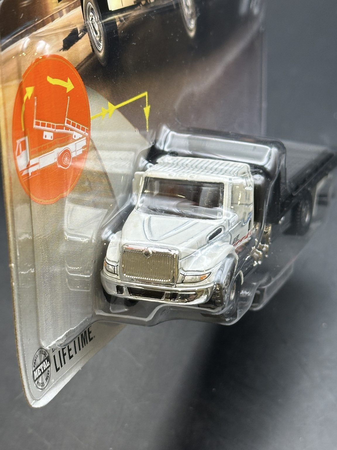 MATCHBOX WORKING RIGS - INTERNATIONAL DURASTAR 4400 - DIECAST