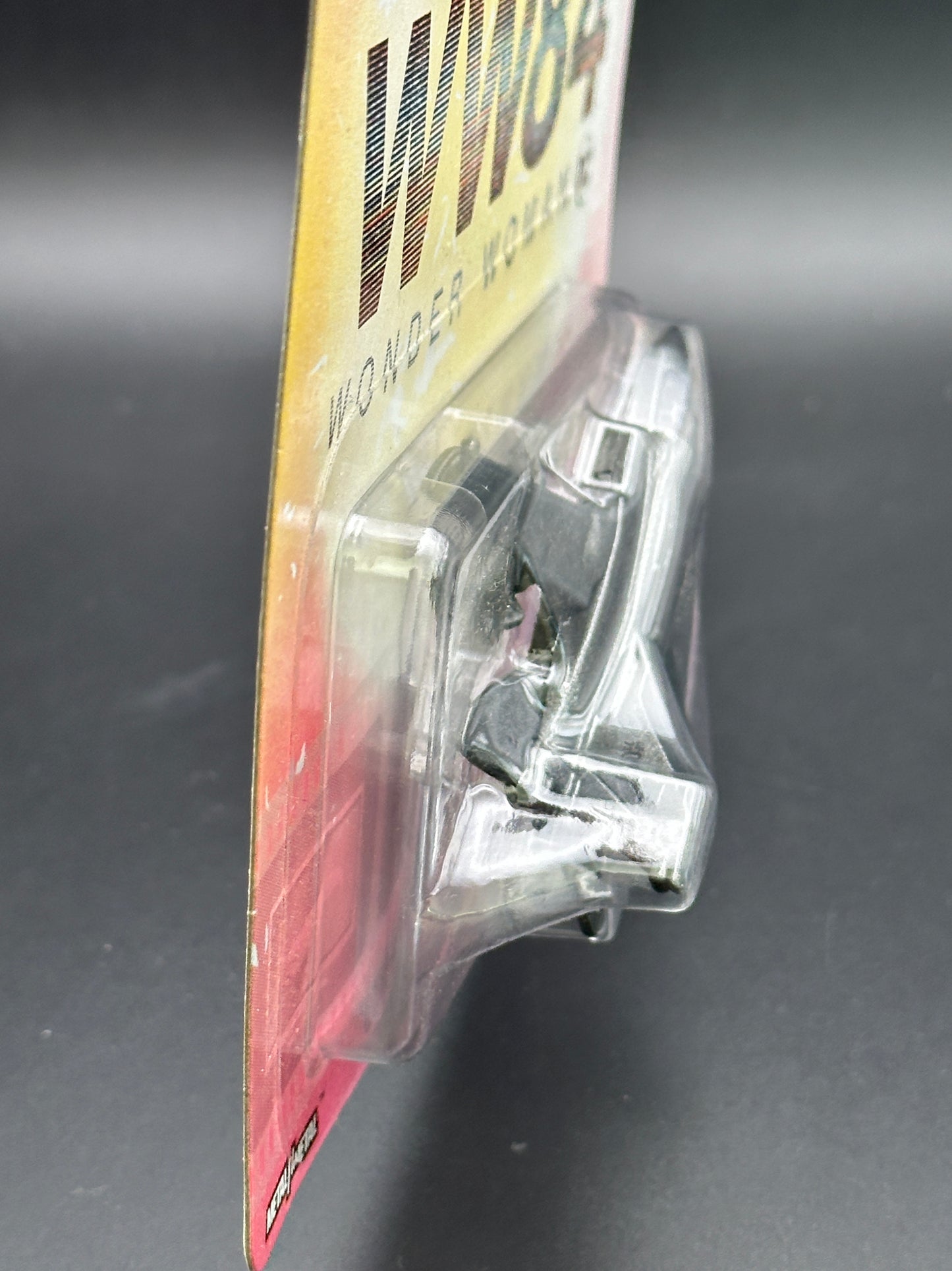 HOT WHEELS - WONDER WOMAN JET (2022) - REPLICA ENTERTAINMENT WONDER WOMAN 1984