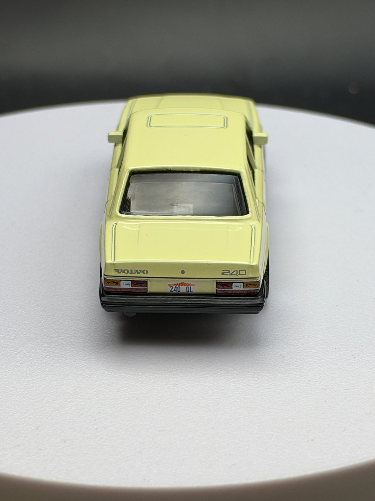 MATCHBOX - 1986 VOLVO 240 - DIECAST - LOOSE