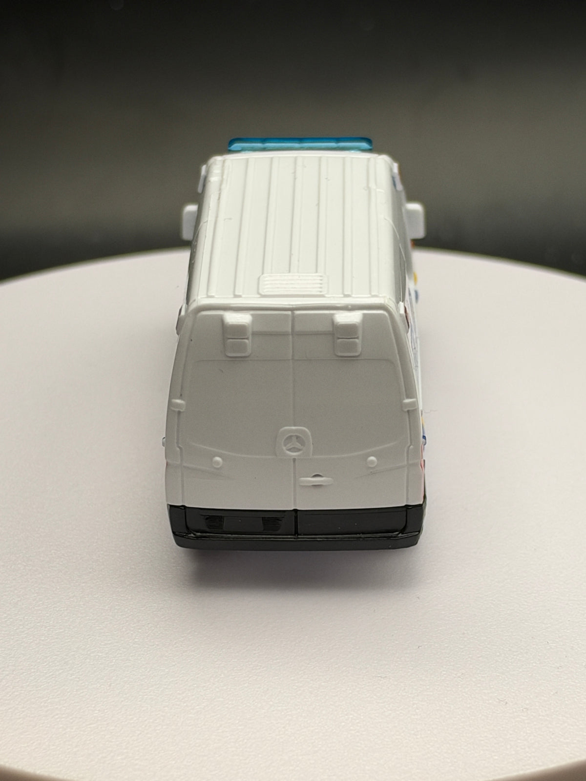MATCHBOX - MERCEDES BENZ SPRINTER AMBULANCE - DIECAST - LOOSE