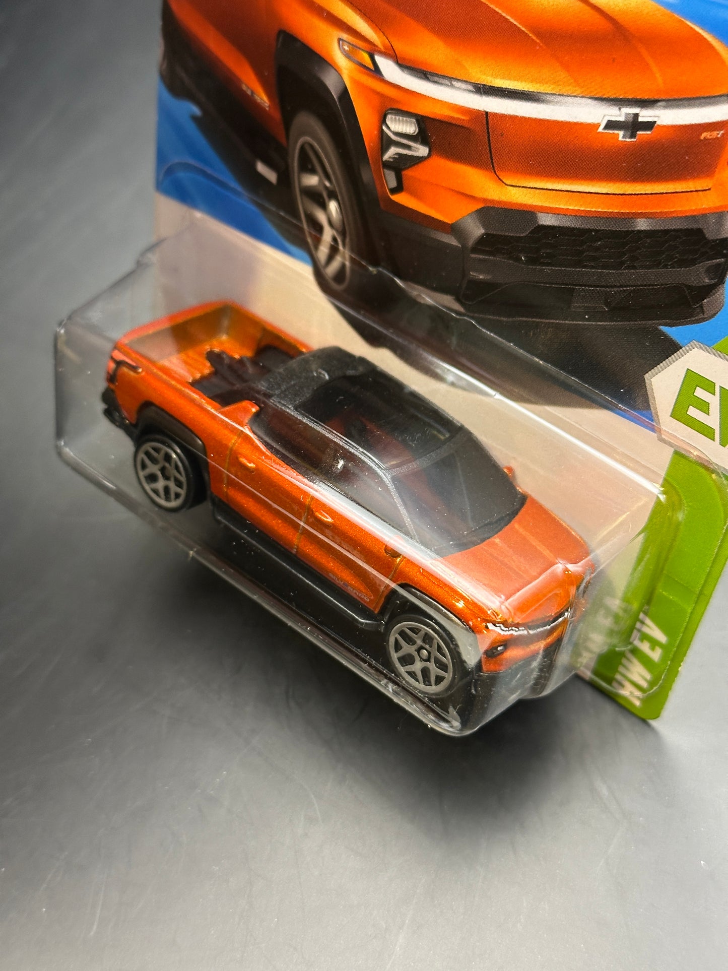HOT WHEELS - SILVERADO EV RST (2025) - HW EV 6/10