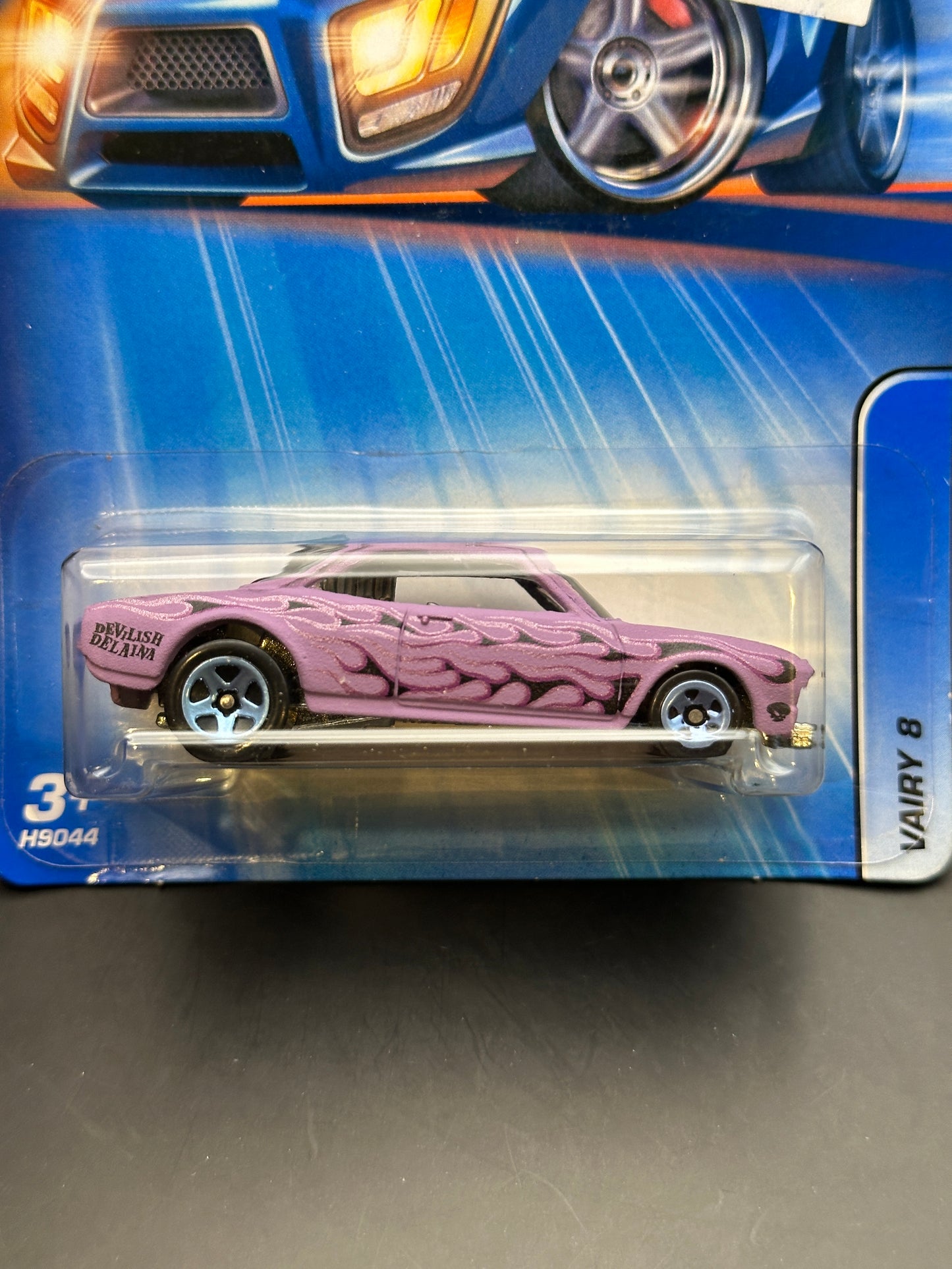 HOT WHEELS - VAIRY 8 (2005) - HW MAINLINE #136
