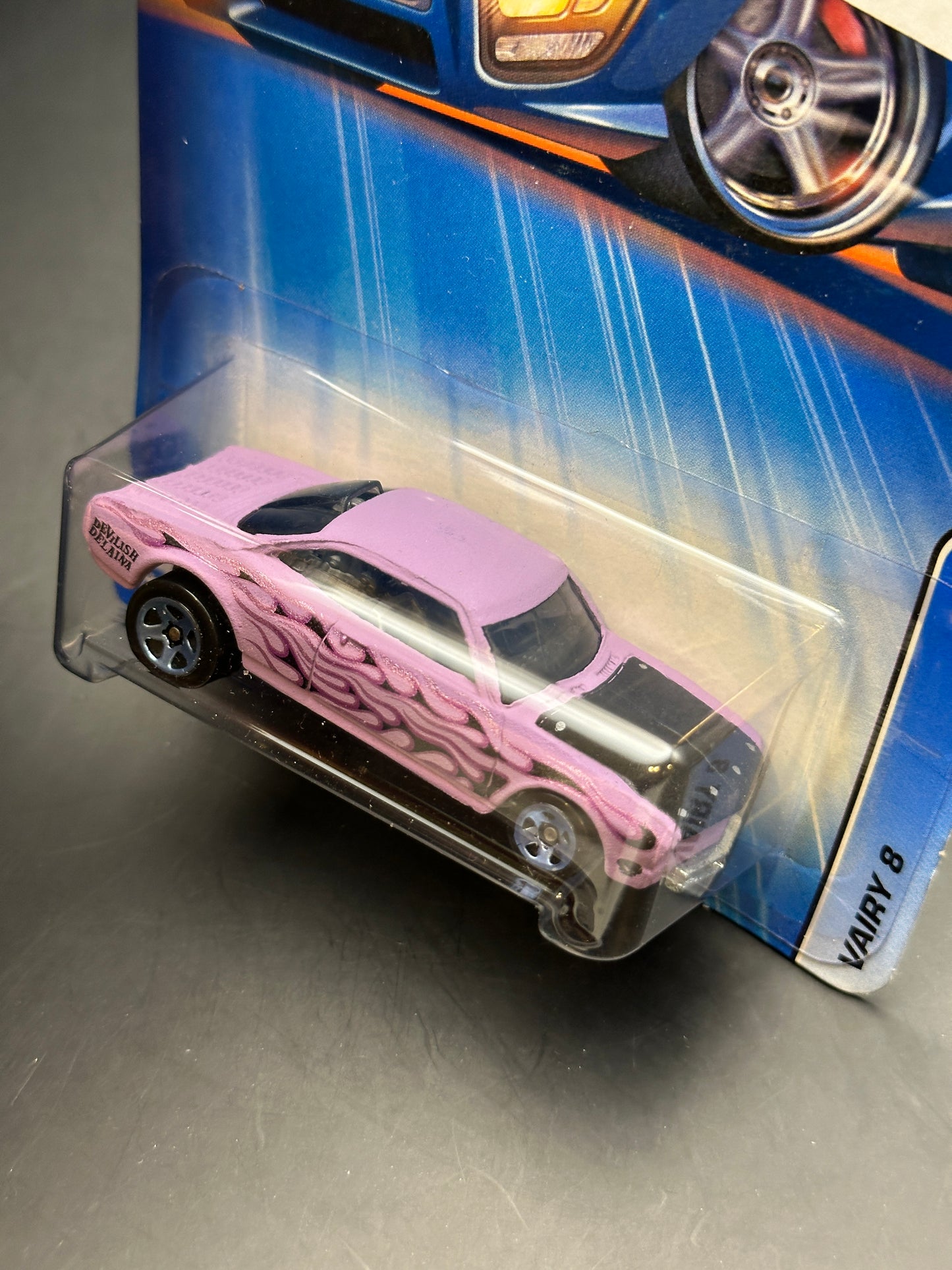 HOT WHEELS - VAIRY 8 (2005) - HW MAINLINE #136