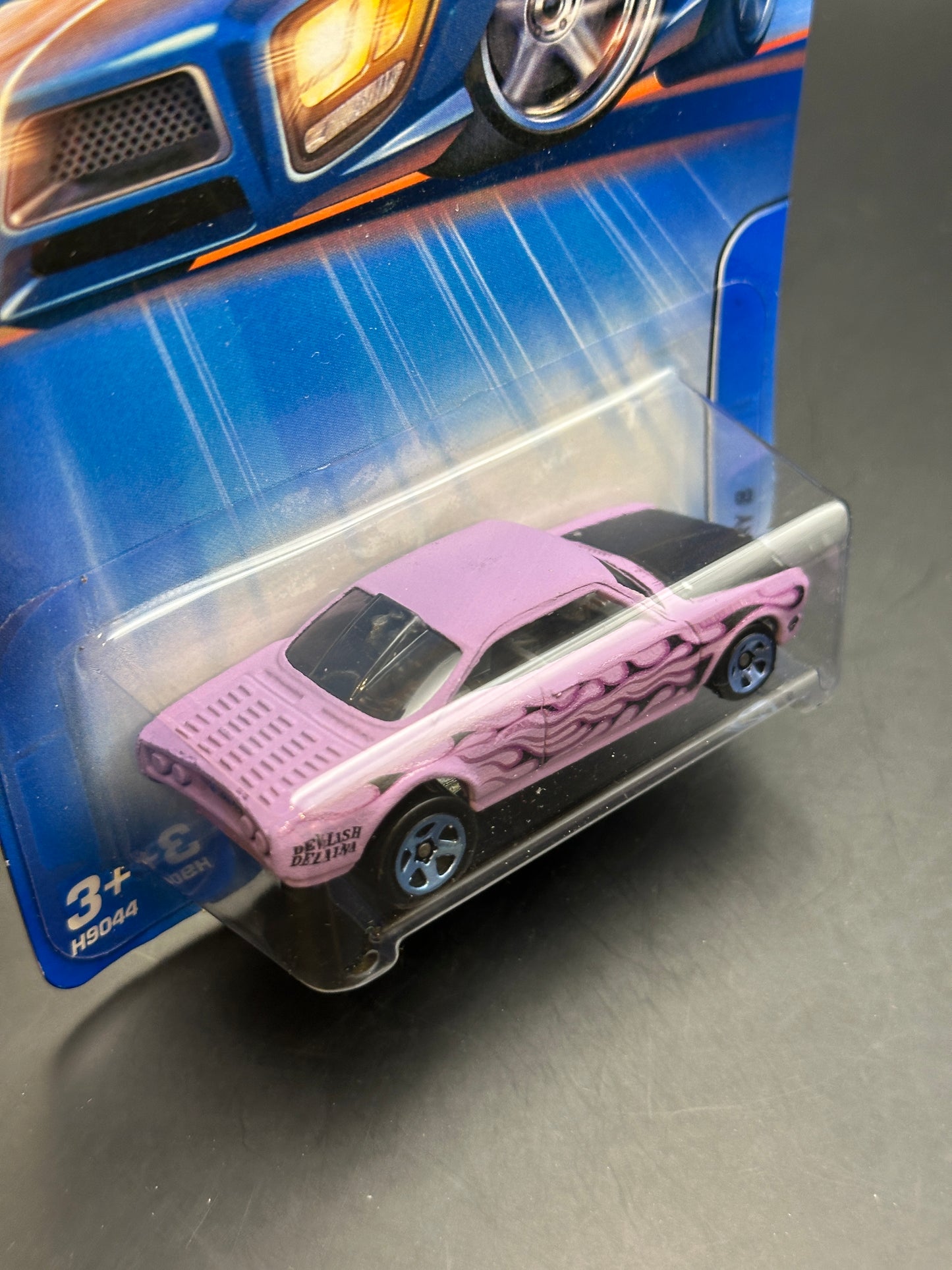 HOT WHEELS - VAIRY 8 (2005) - HW MAINLINE #136