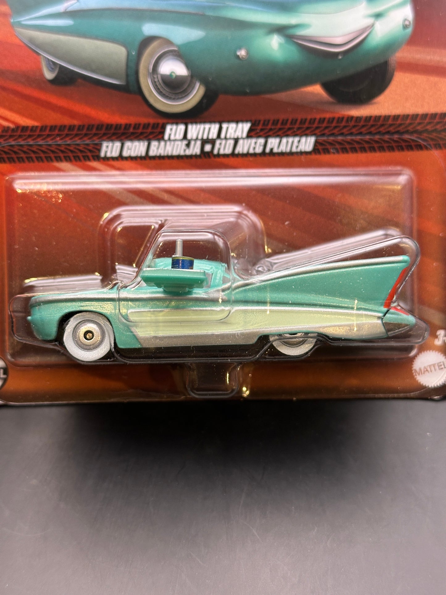 DISNEY PIXAR CARS - FLO WITH TRAY - CARS - DIECAST