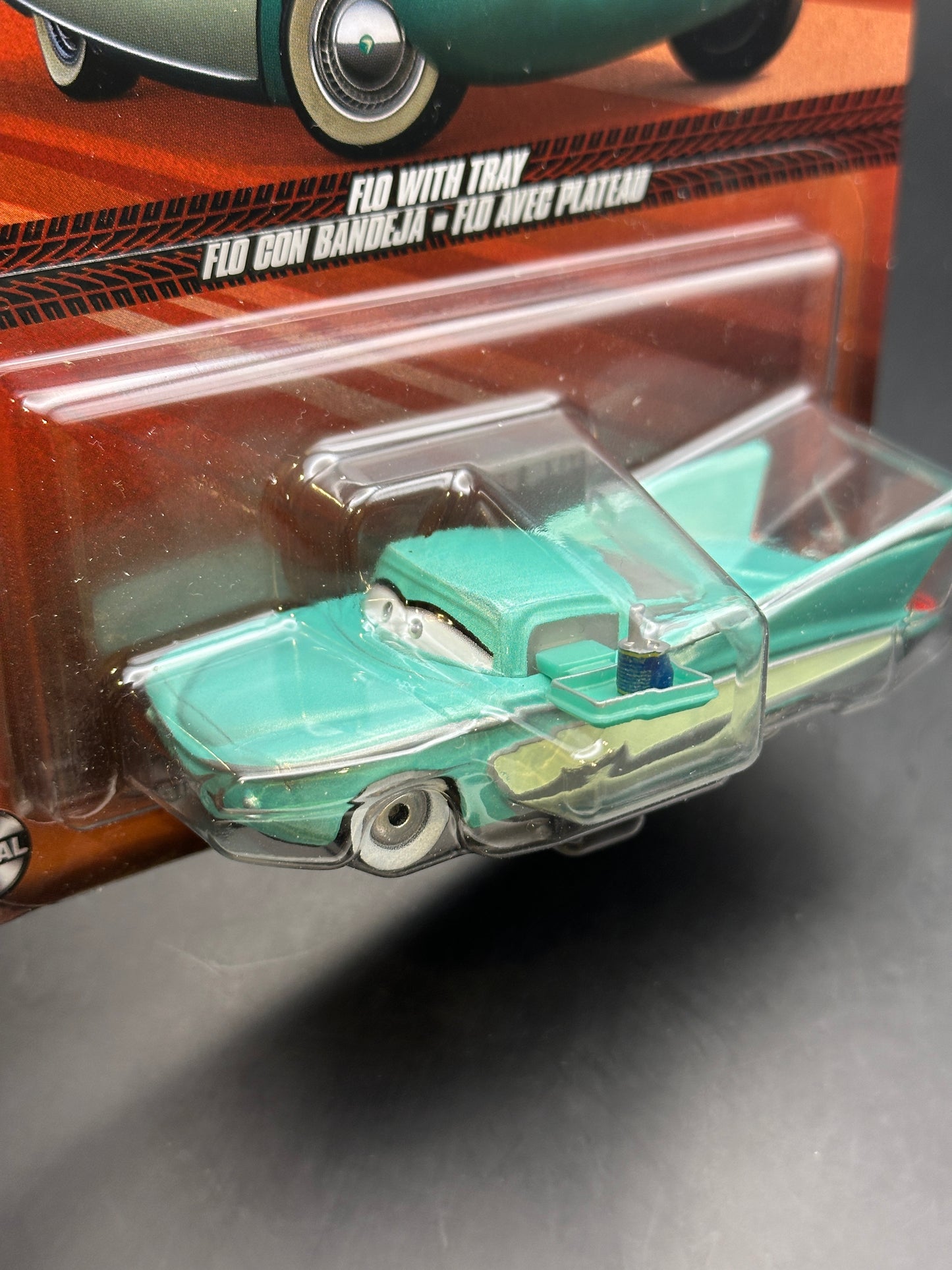 DISNEY PIXAR CARS - FLO WITH TRAY - CARS - DIECAST