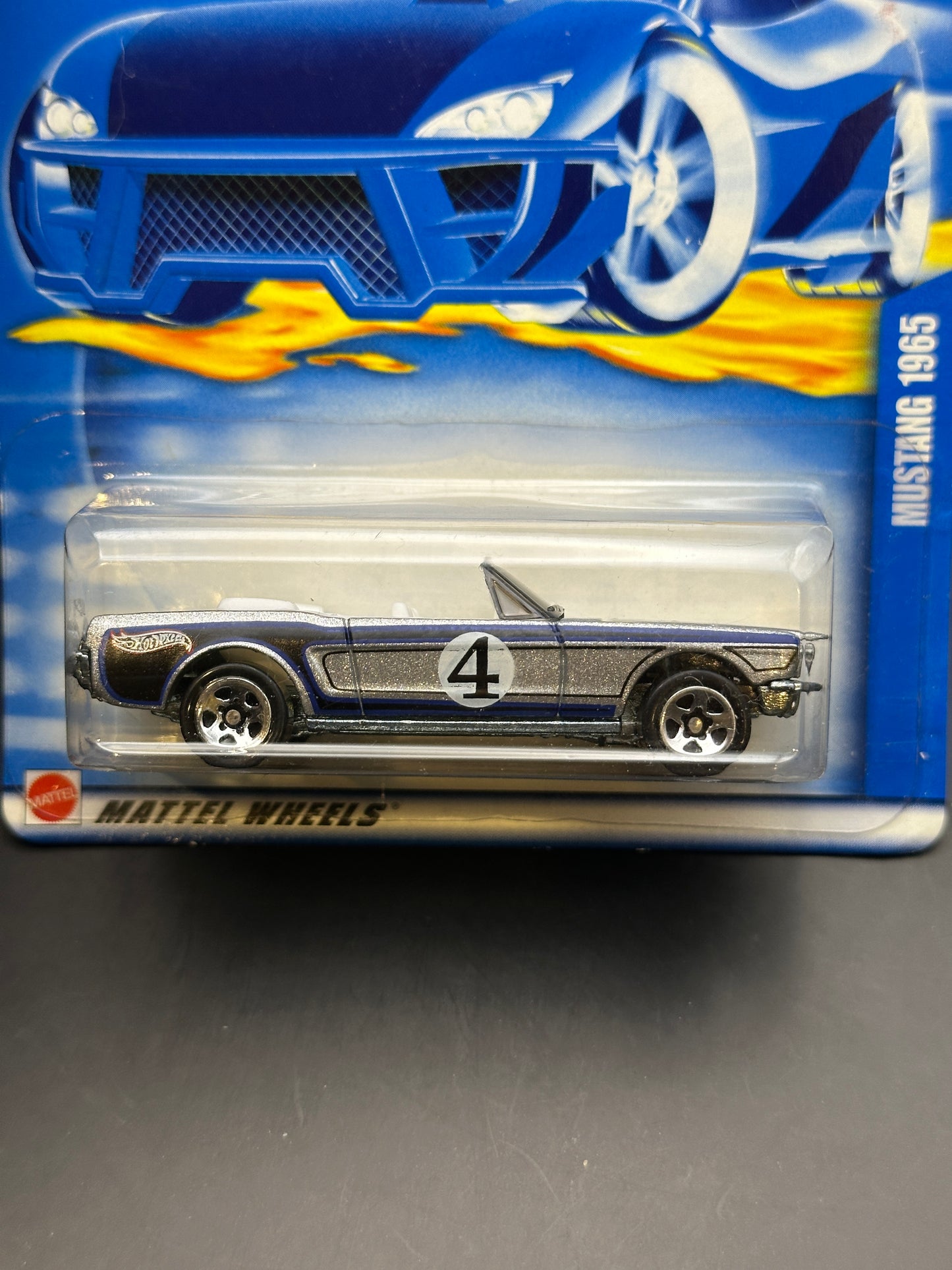 HOT WHEELS - 1965 FORD MUSTANG CONVERTIBLE (2002) - HW MAINLINE #147