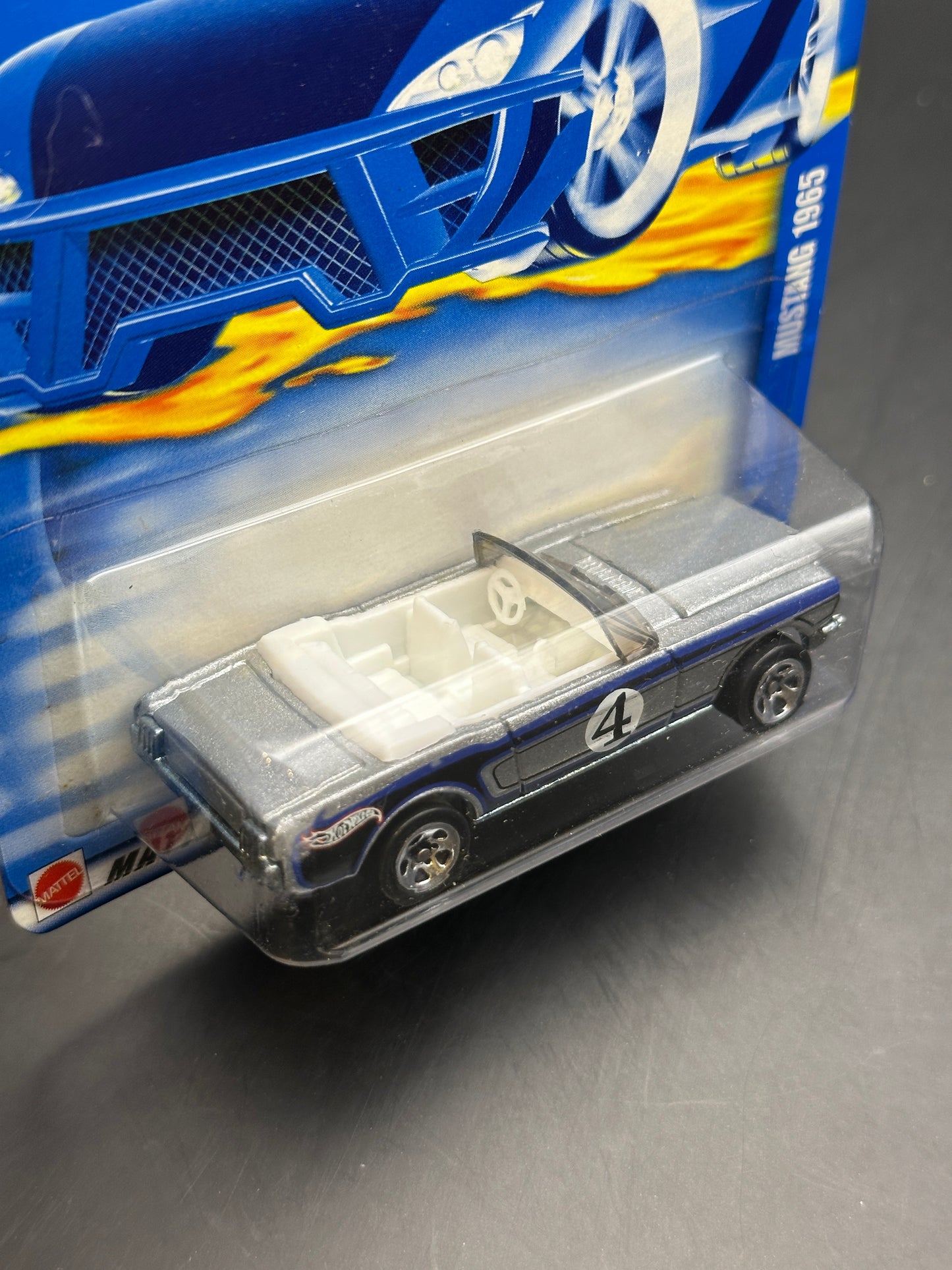 HOT WHEELS - 1965 FORD MUSTANG CONVERTIBLE (2002) - HW MAINLINE #147