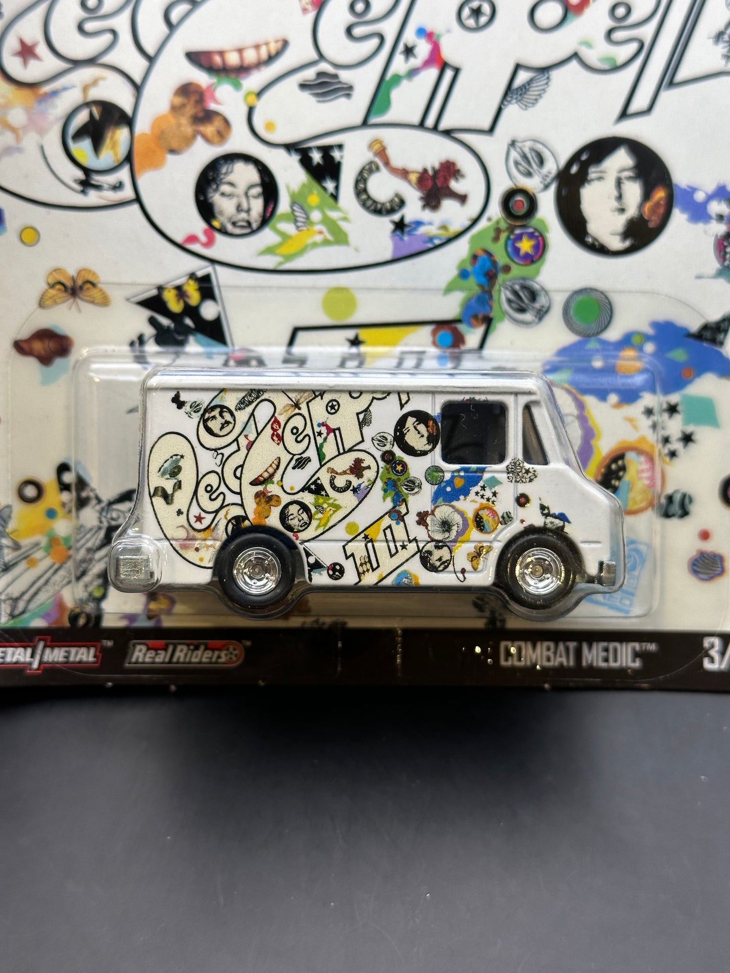 HOT WHEELS - COMBAT MEDIC (2020) - POP CULTURE: LED ZEPPELIN 3/5