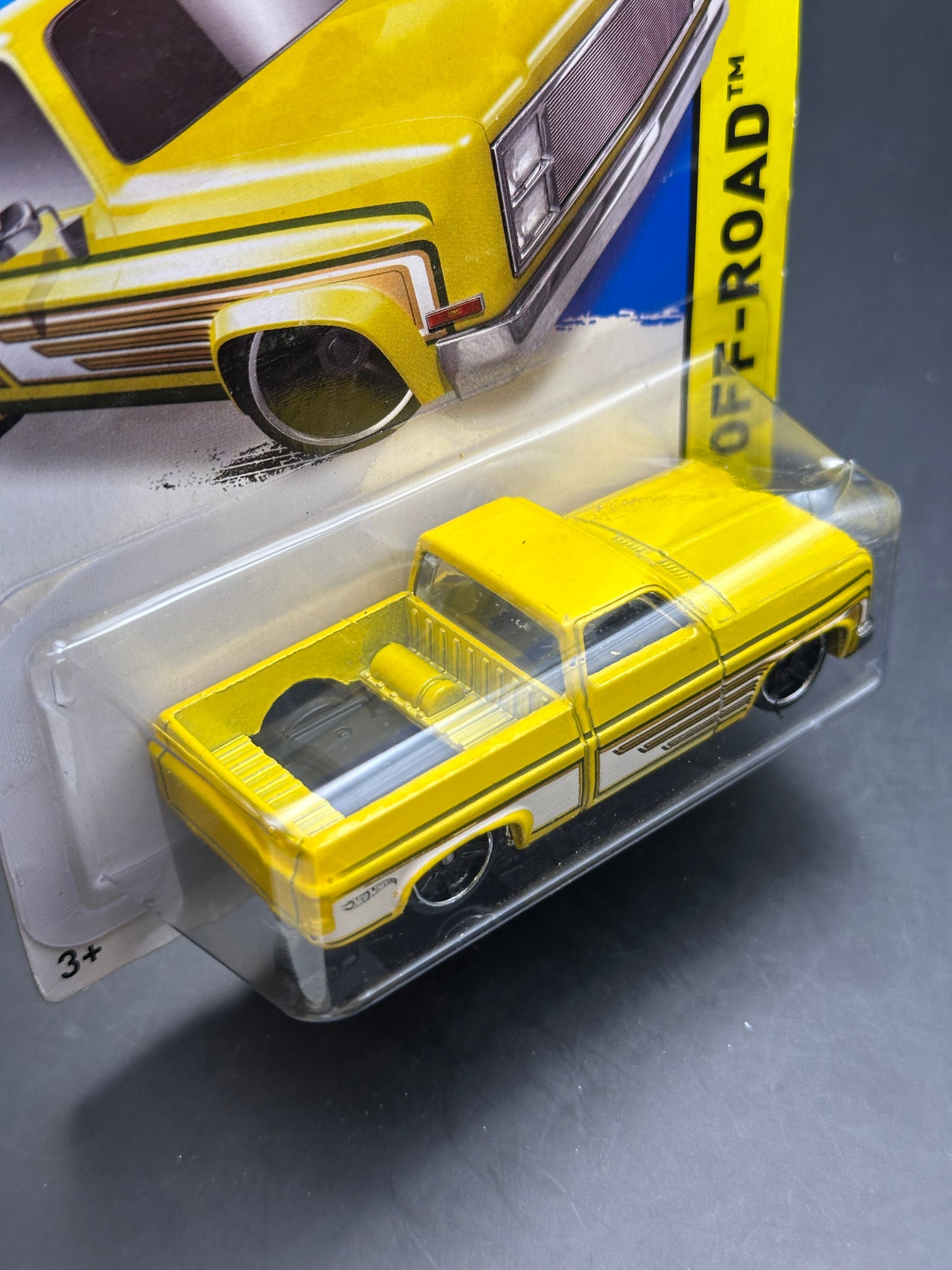 HOT WHEELS - 83 CHEVY SILVERADO (2014) - HW OFF-ROAD