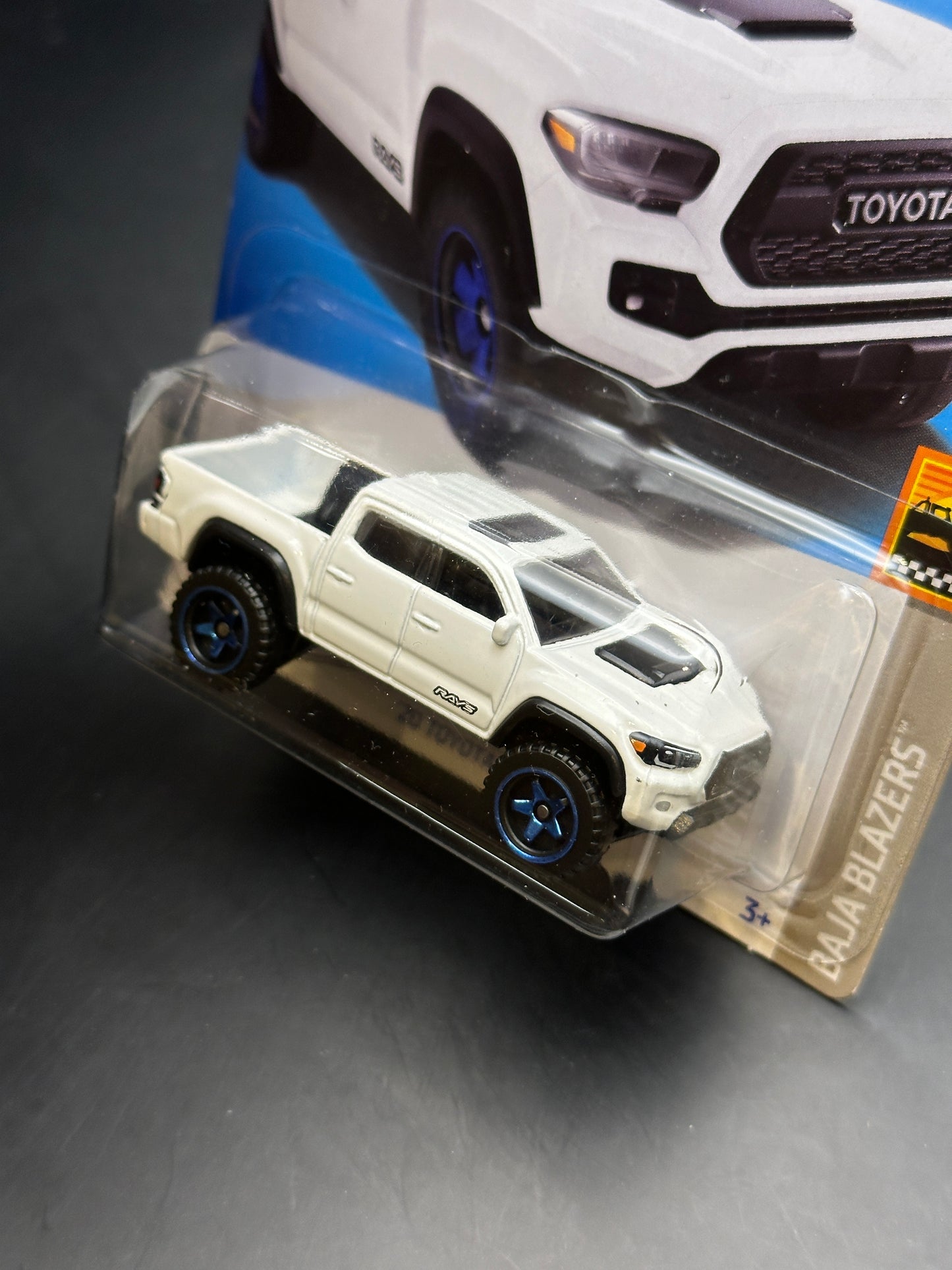 HOT WHEELS - 20 TOYOTA TACOMA (2023) - HW BAJA BLAZERS 4/10