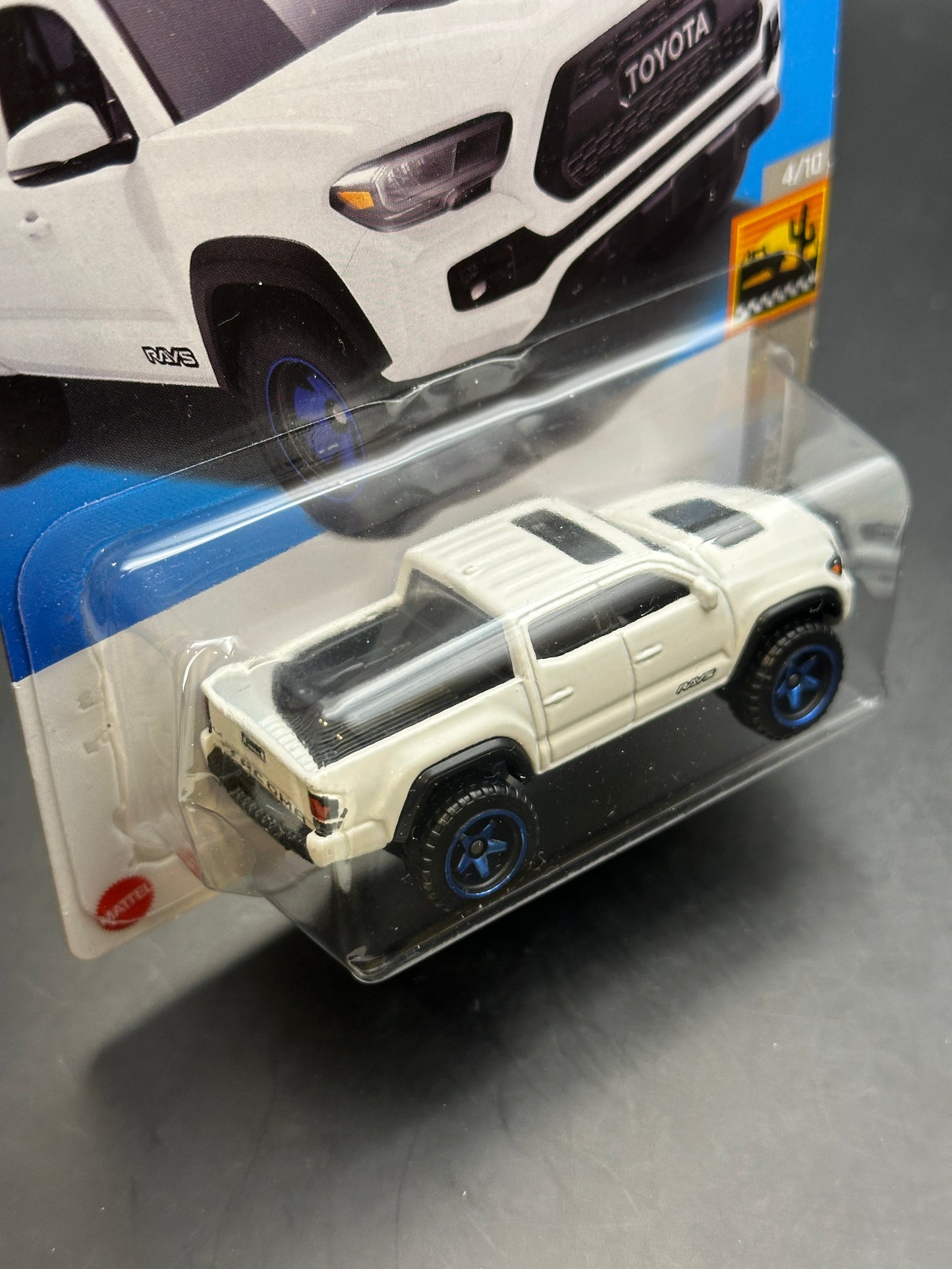 HOT WHEELS - 20 TOYOTA TACOMA (2023) - HW BAJA BLAZERS 4/10
