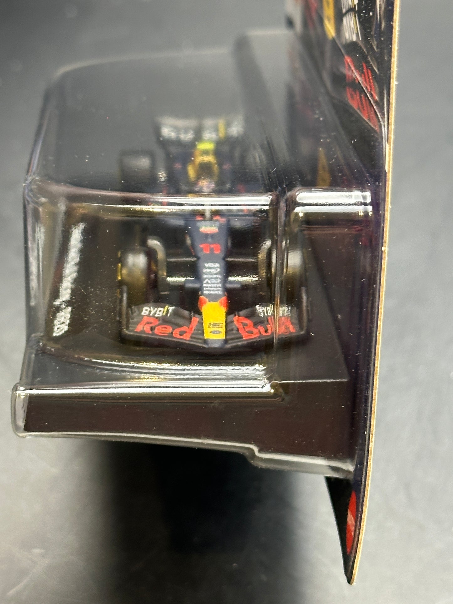 HOT WHEELS - SERGIO PEREZ ORACLE RED BULL RACING RB20 #11 (2025) - FORMULA 1 SERIES