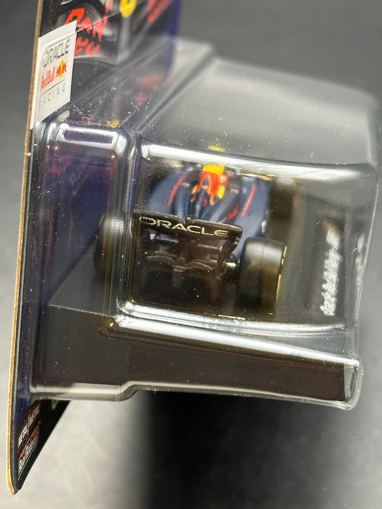HOT WHEELS - SERGIO PEREZ ORACLE RED BULL RACING RB20 #11 (2025) - FORMULA 1 SERIES