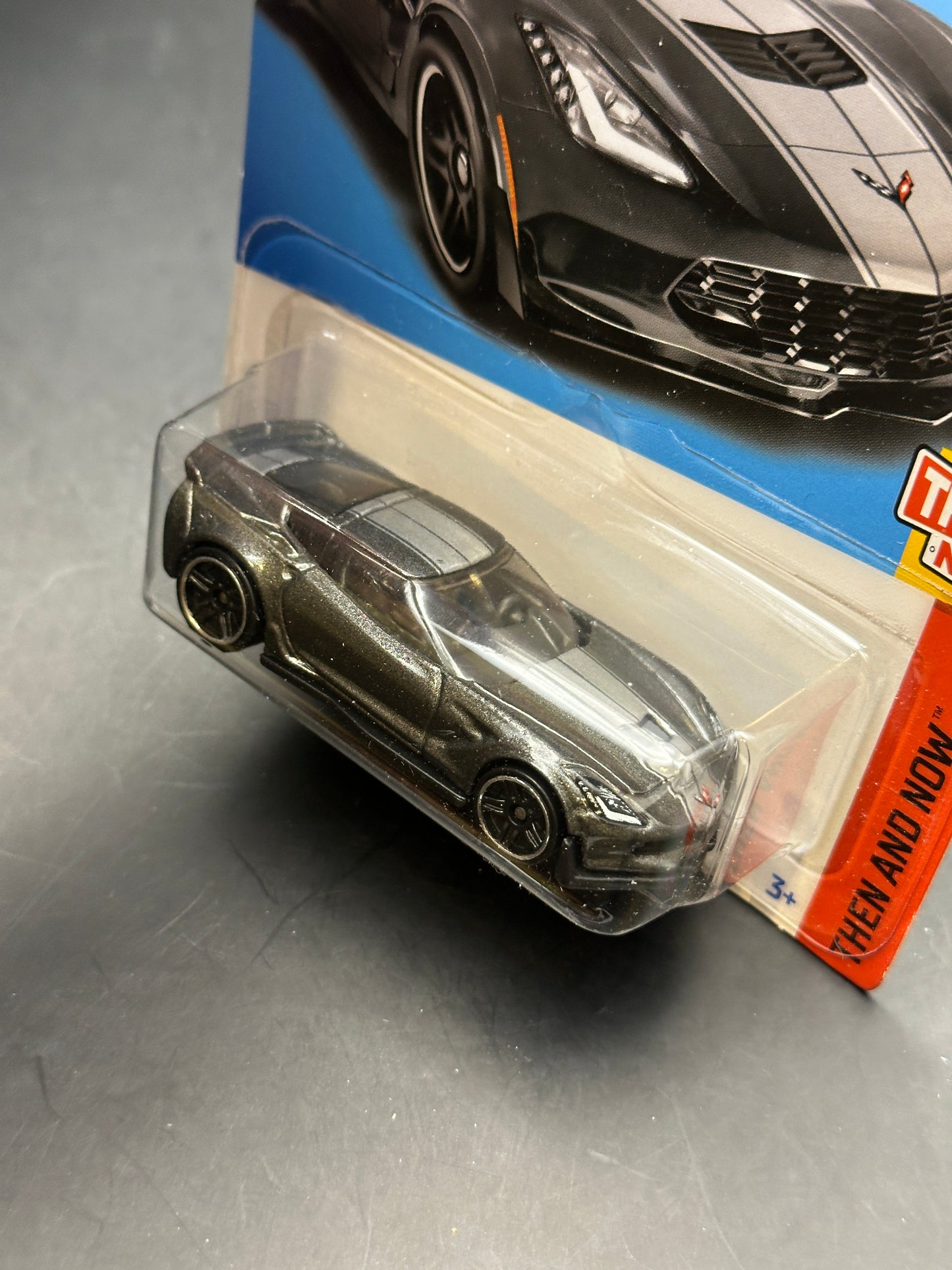 HOT WHEELS - CORVETTE C7 Z06 (2023) - HW THEN AND NOW 1/10