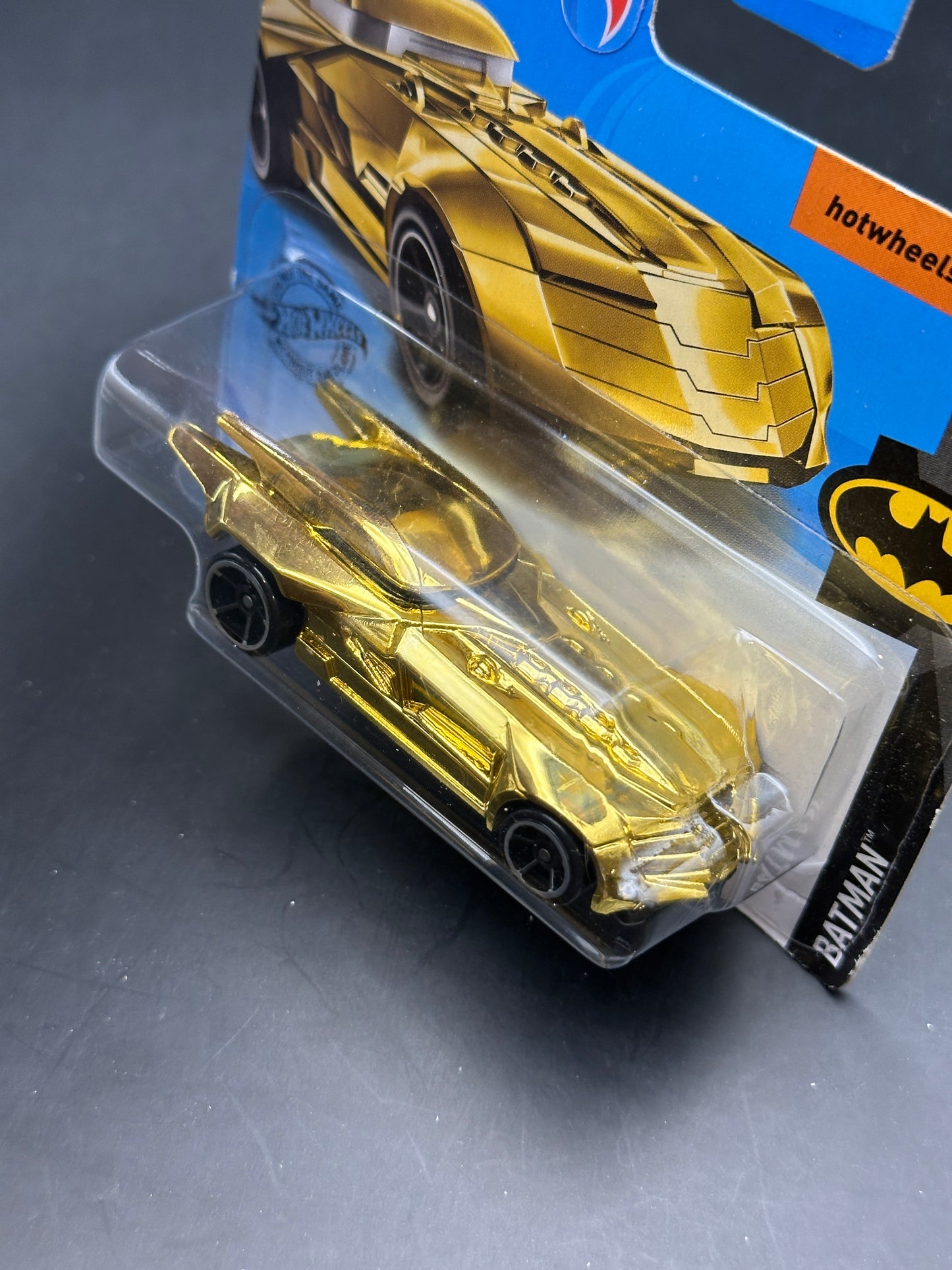 HOT WHEELS - BATMAN BATMOBILE (2020) - HW BATMAN 3/5