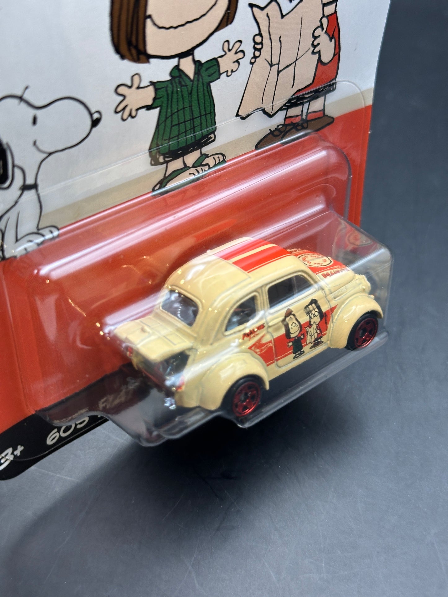 HOT WHEELS SILVER SERIES - 60s FIAT 500D MODIFICADO (2025) - PEANUTS 75 YEARS SERIES 5/5