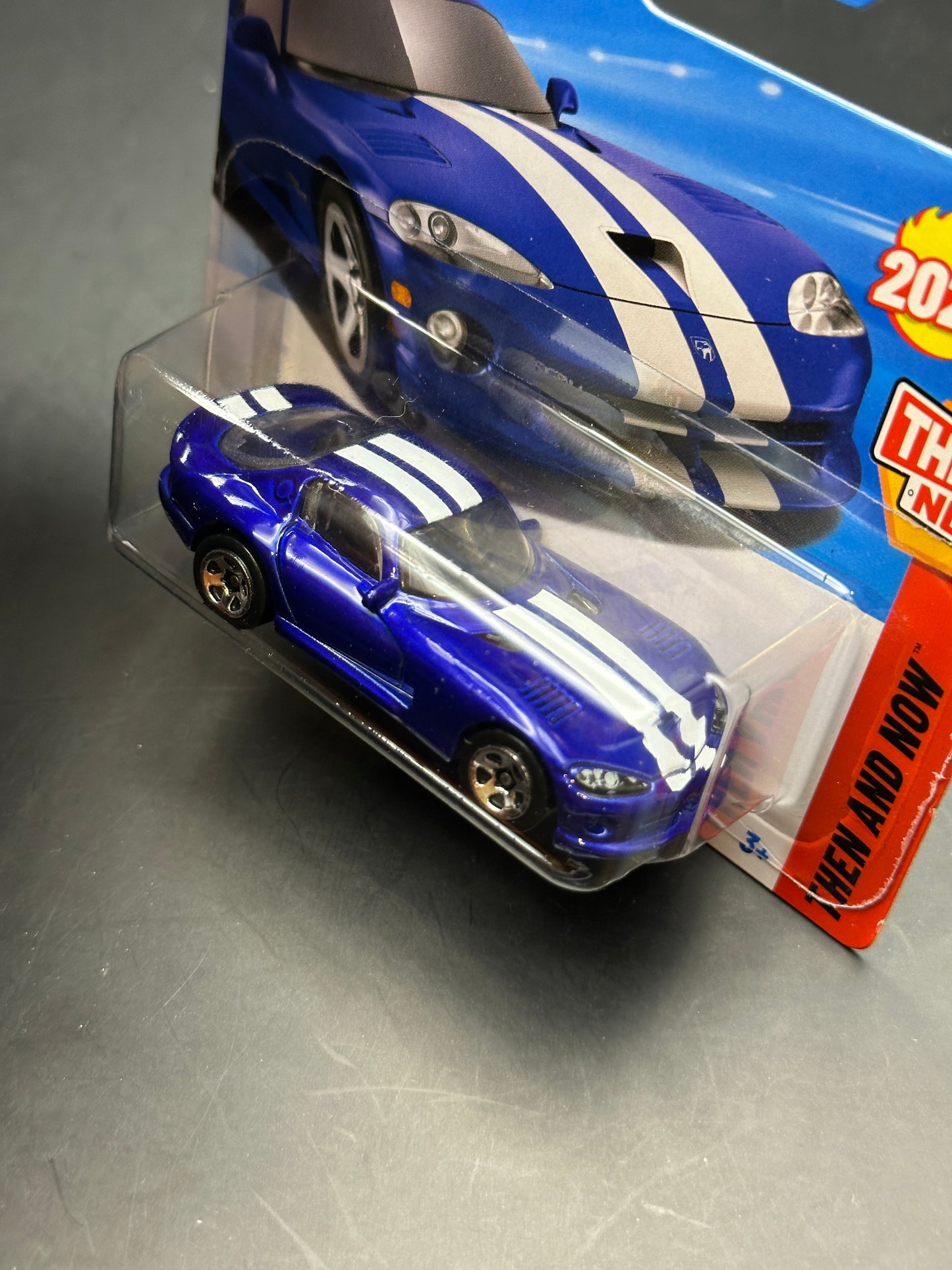 HOT WHEELS - 96 DODGE VIPER GTS (2025) - HW THEN AND NOW 4/10