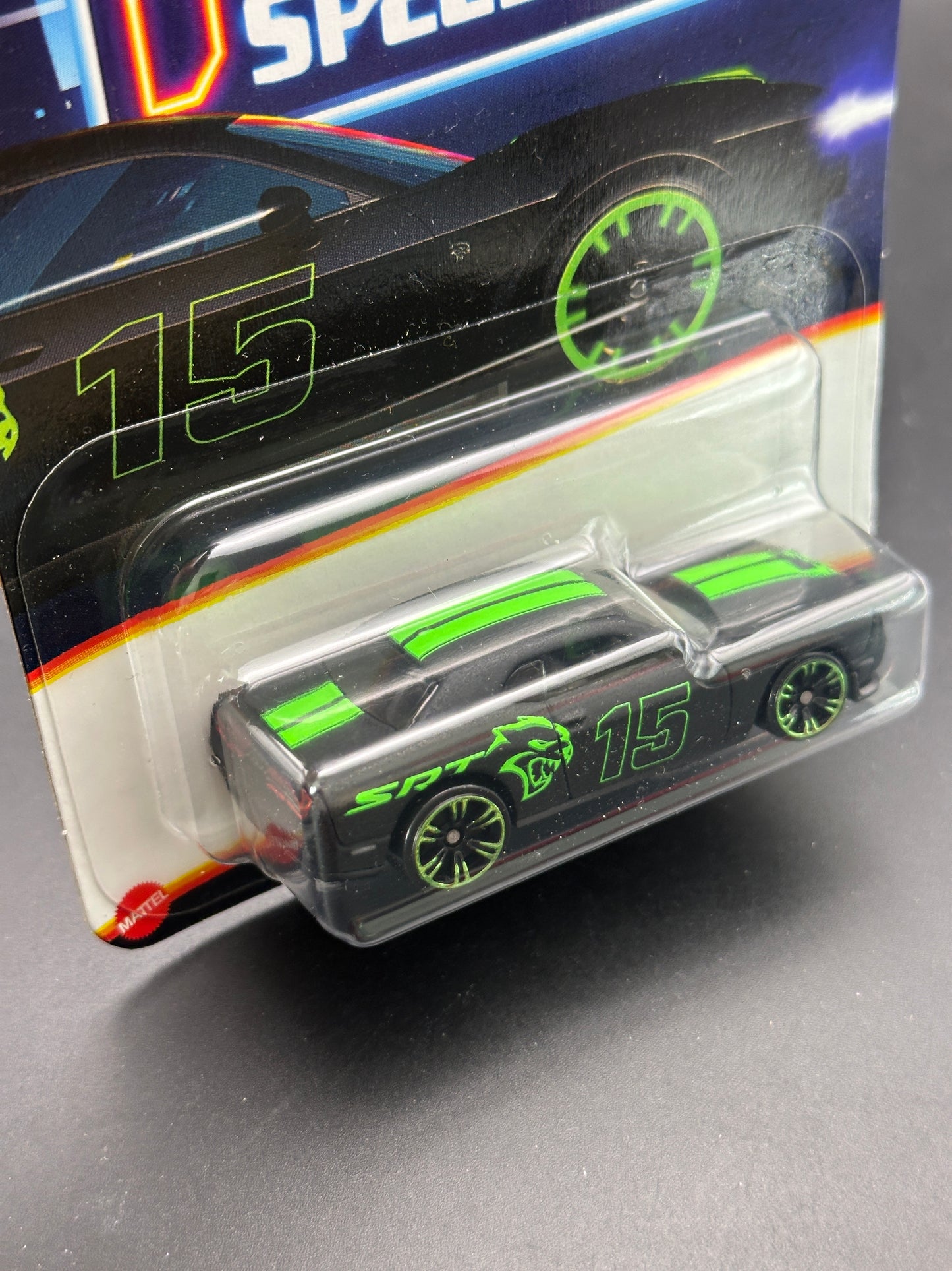 HOT WHEELS - 15 DODGE CHALLENGER SRT HELLCAT (2024) - NEON SPEEDERS SERIES 6/8