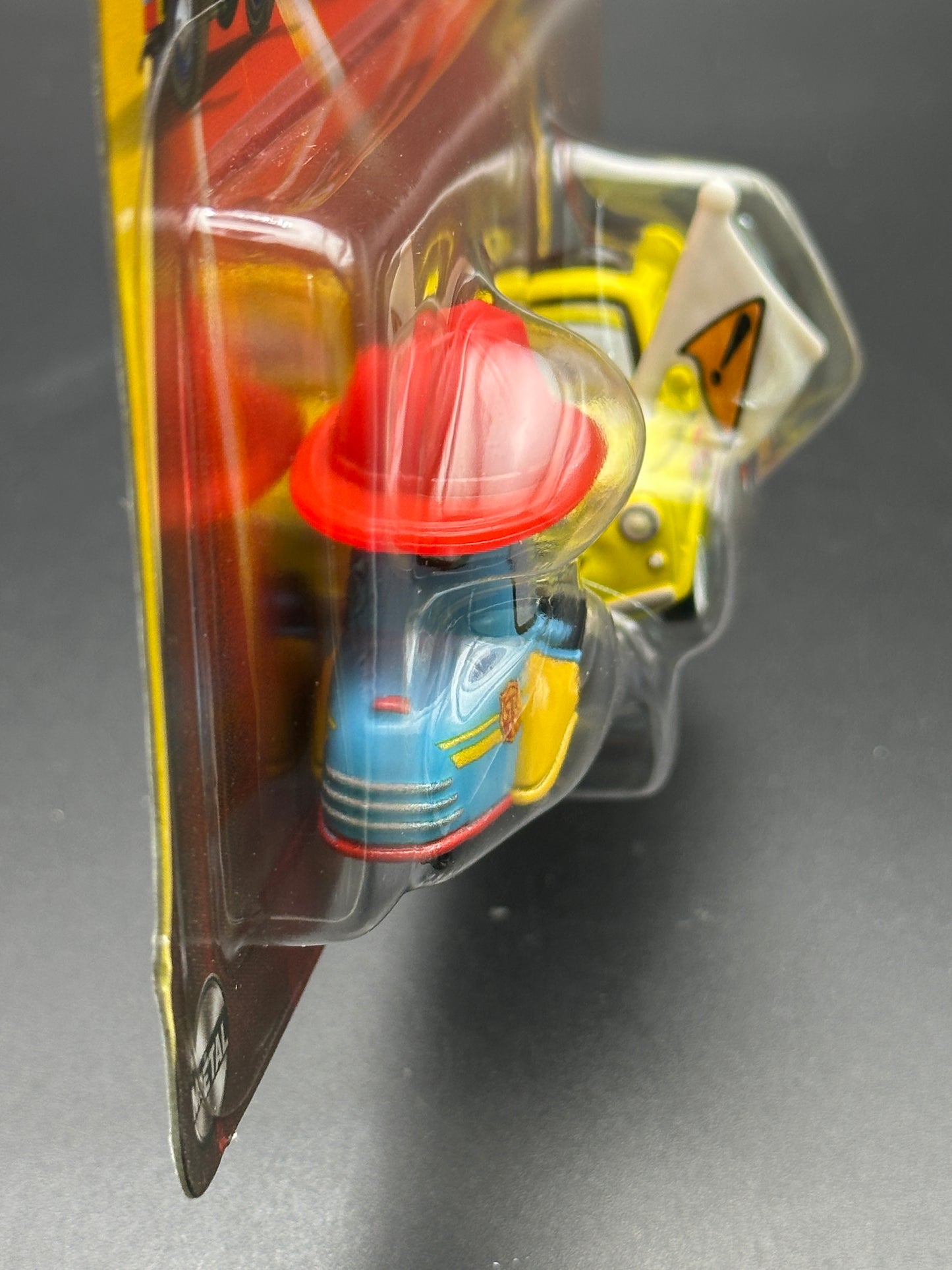 DISNEY PIXAR CARS - LUIGI AND GUIDI - RADIATOR SPRINGS RACE AND RESCUE CARS - DIECAST