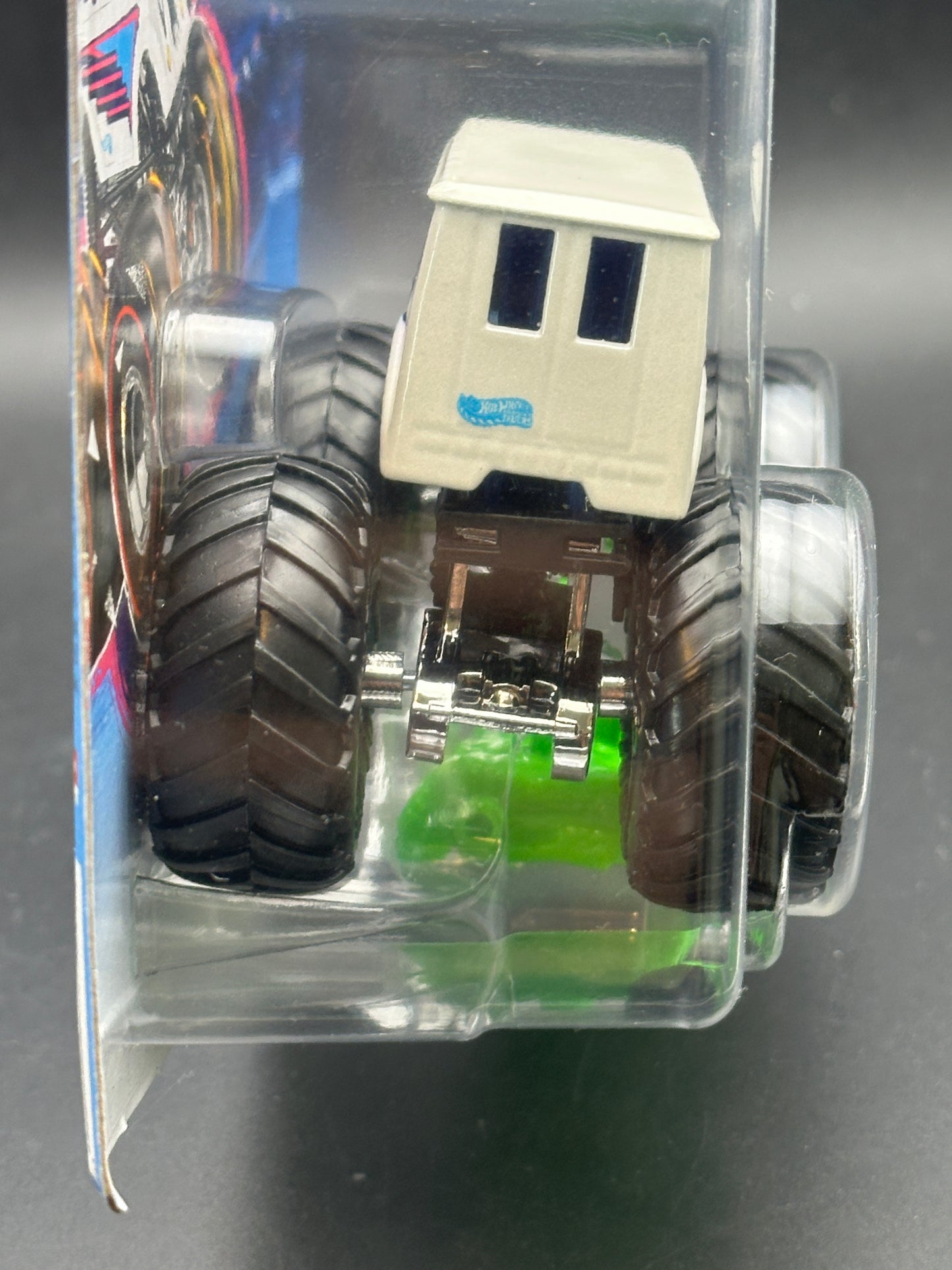 HOT WHEELS MONSTER TRUCKS - MILK MONSTER - TREASURE HUNT