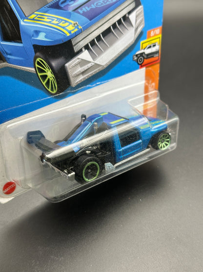 HOT WHEELS - LOLUX (2022) - HW HOT TRUCKS 8/10