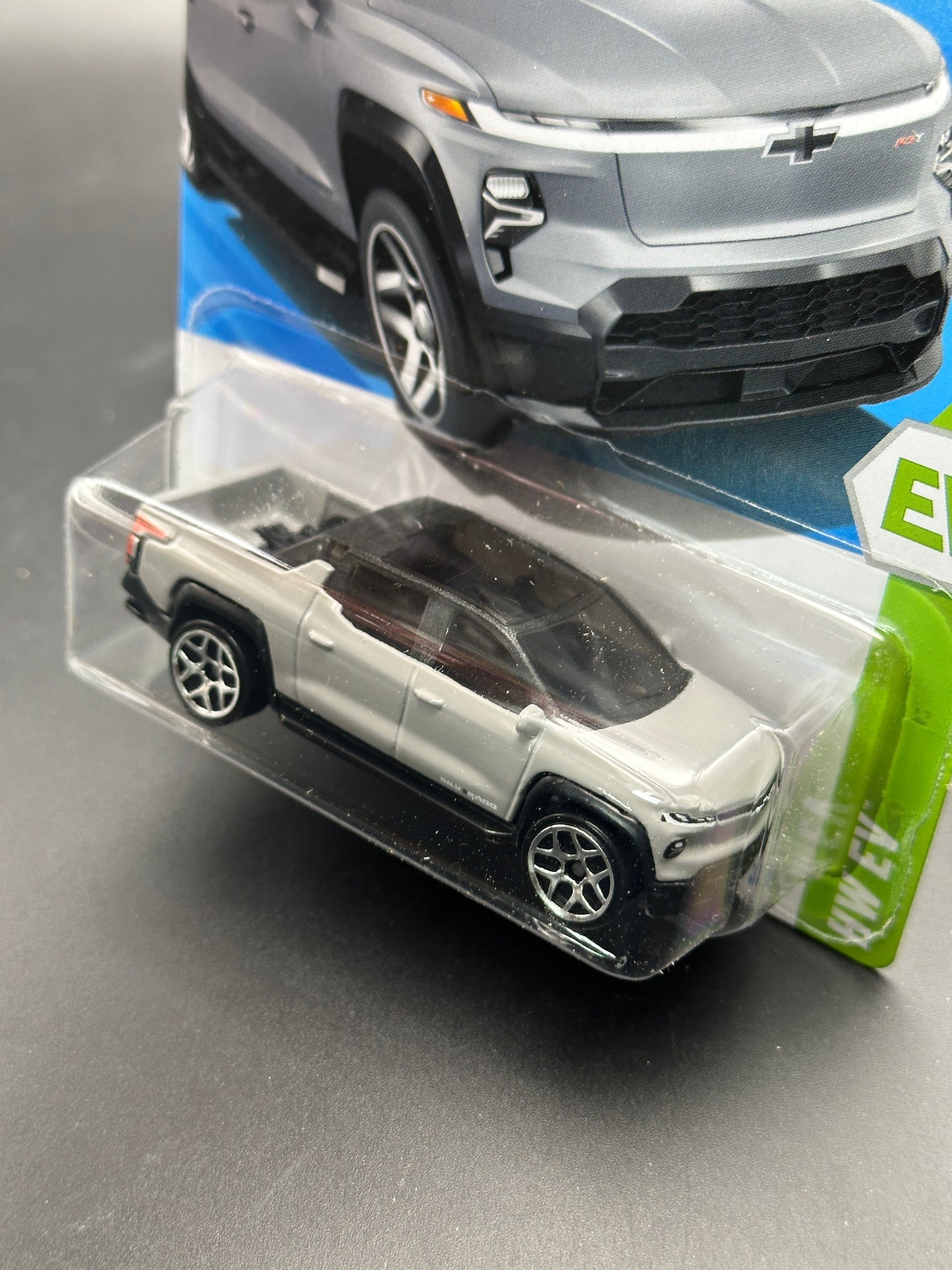 HOT WHEELS - SILVERADO EV RST (2025) - HW EV 6/10