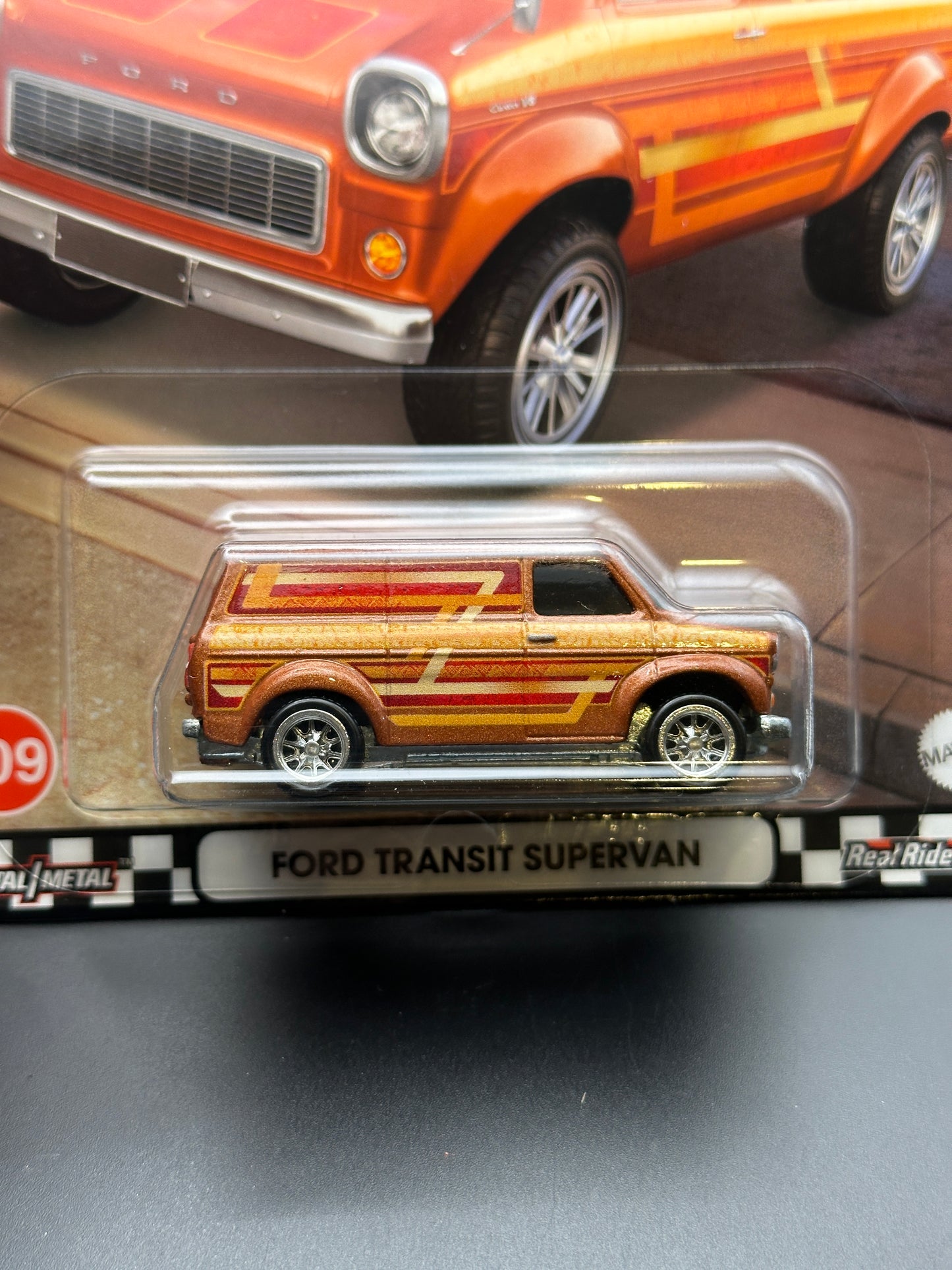 HOT WHEELS - FORD TRANSIT SUPERVAN (2024) - HW BOULEVARD #109