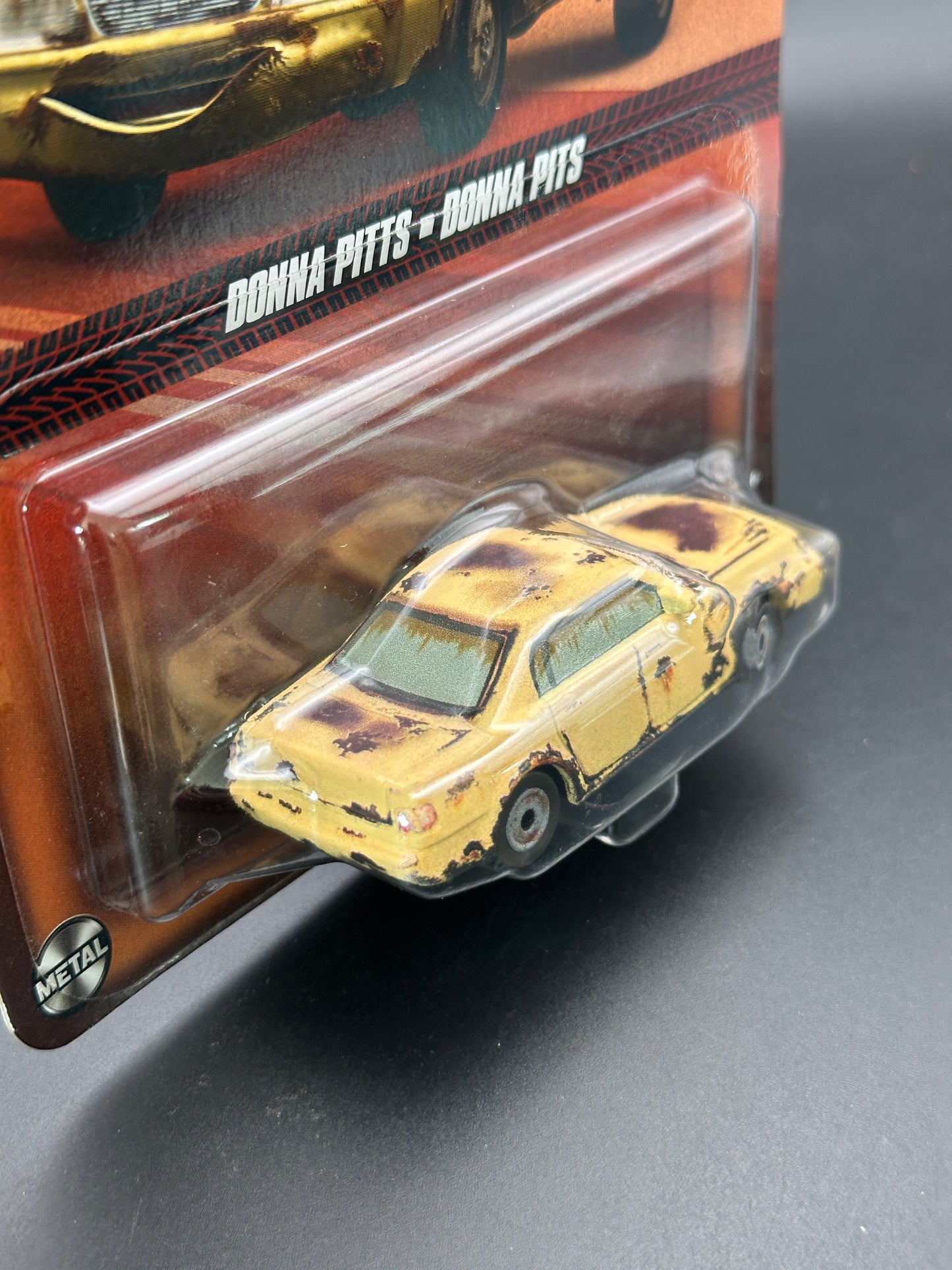 DISNEY PIXAR CARS - DONNA PITTS - CARS - DIECAST