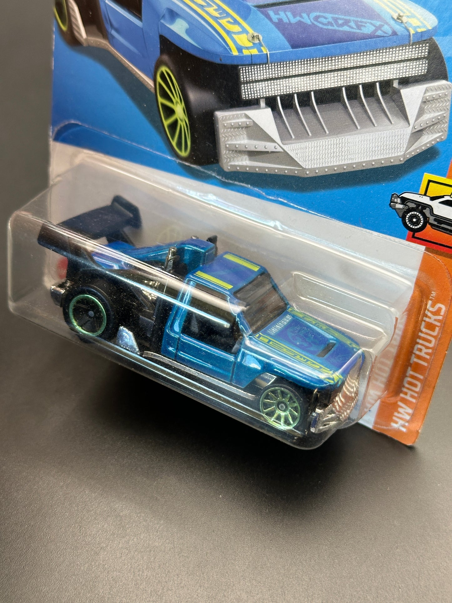 HOT WHEELS - LOLUX (2022) - HW HOT TRUCKS 8/10